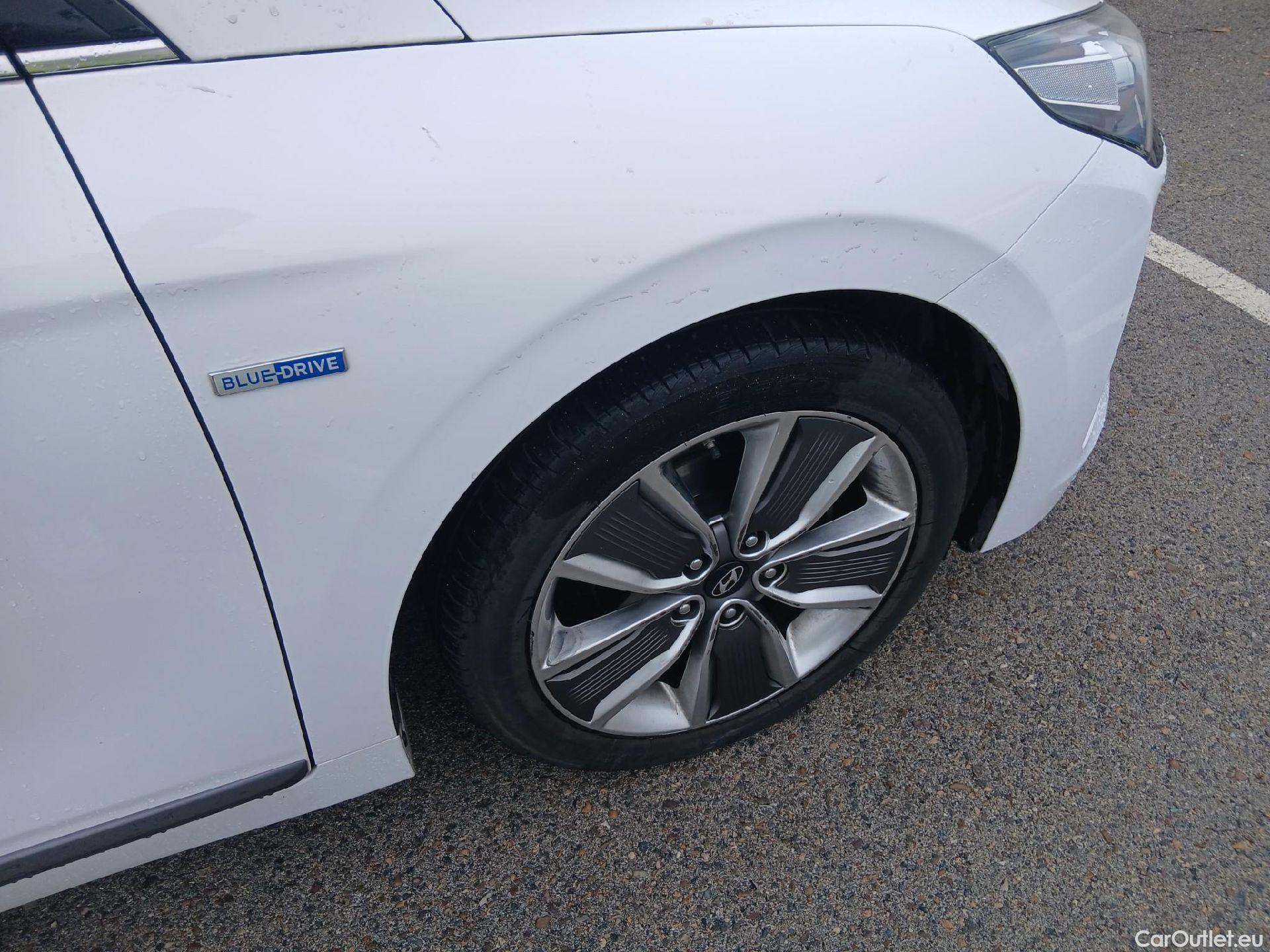  Hyundai   Ioniq HYUNDAI / 2016 / 5P / berlina con portón 1.6 GDI HEV Tecno DCT (AC) #14