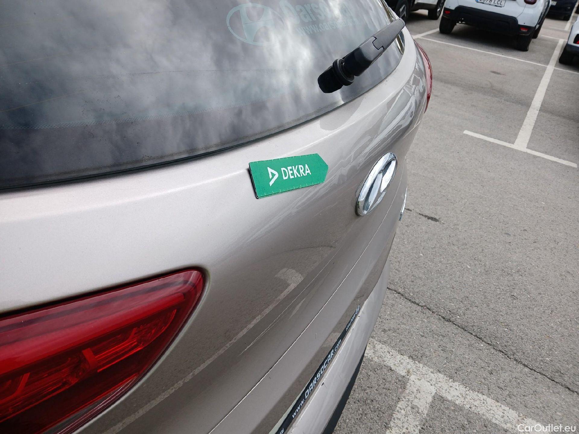 Hyundai  Tucson HYUNDAI  / 2015 / 5P / todoterreno 1.7 CRDi 104kW (141CV) BD Go! DCT 4x2(SP) #17