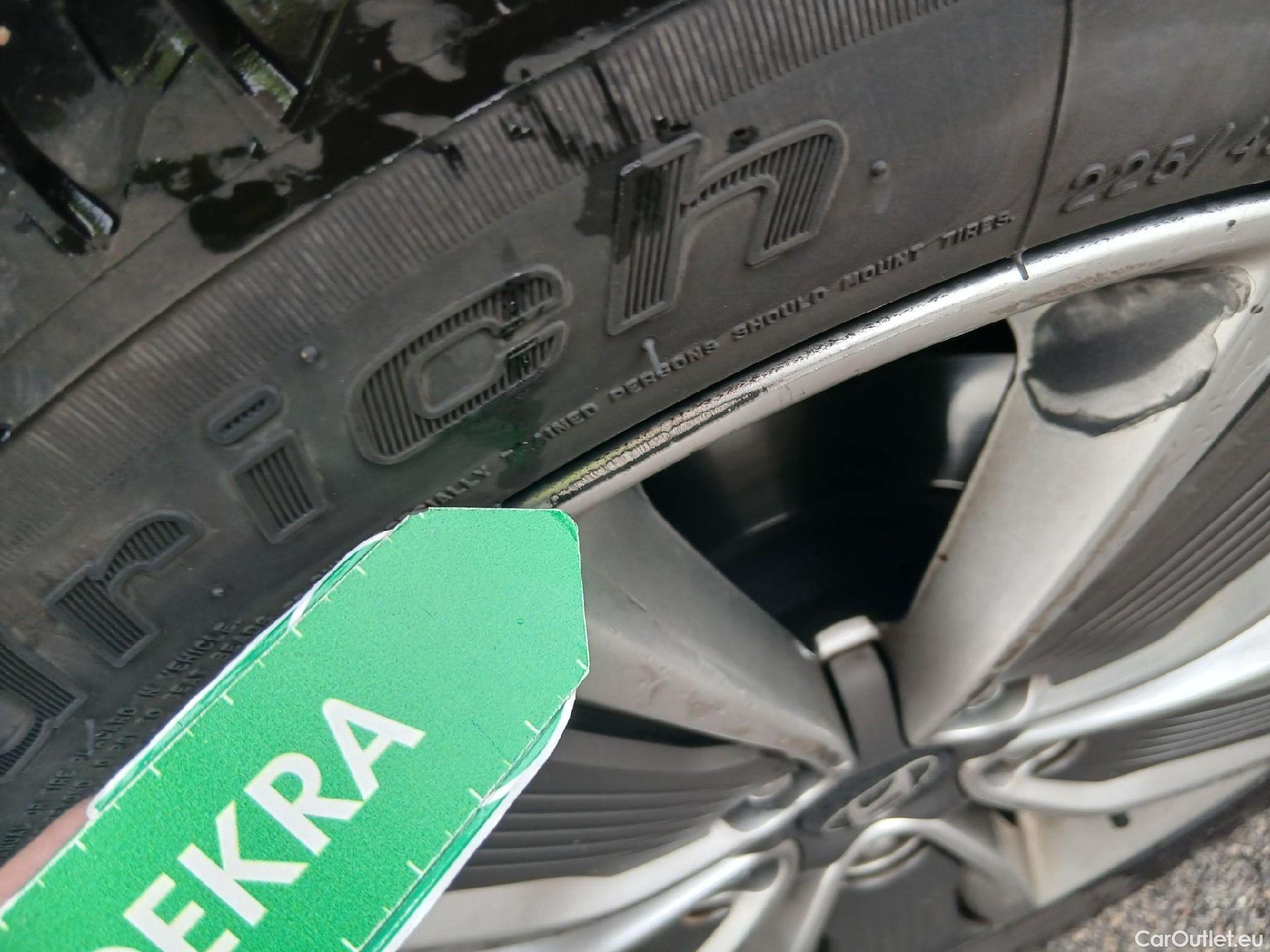  Hyundai   Ioniq HYUNDAI / 2016 / 5P / berlina con portón 1.6 GDI HEV Tecno DCT (AC) #8