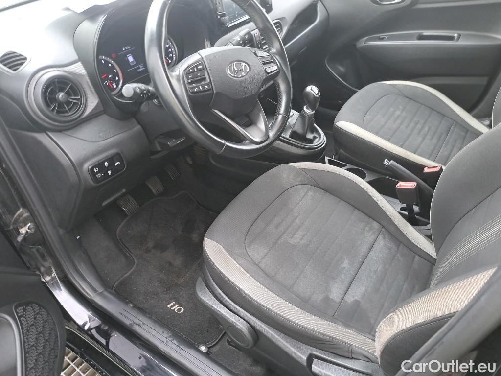 Hyundai  i10 HYUNDAI  / 2020 / 5P / berlina con portón 1.0 Tecno #9