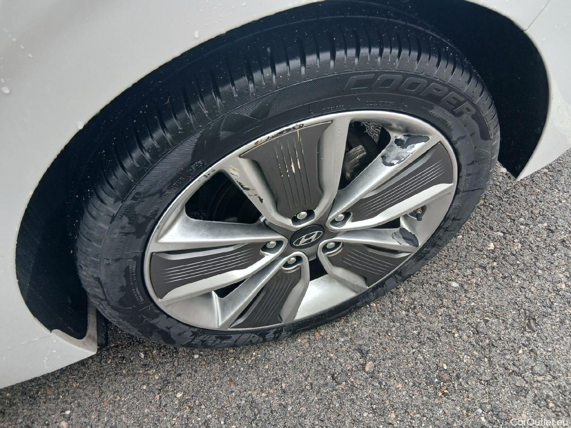  Hyundai   Ioniq HYUNDAI / 2016 / 5P / berlina con portón 1.6 GDI HEV Tecno DCT (AC) #11