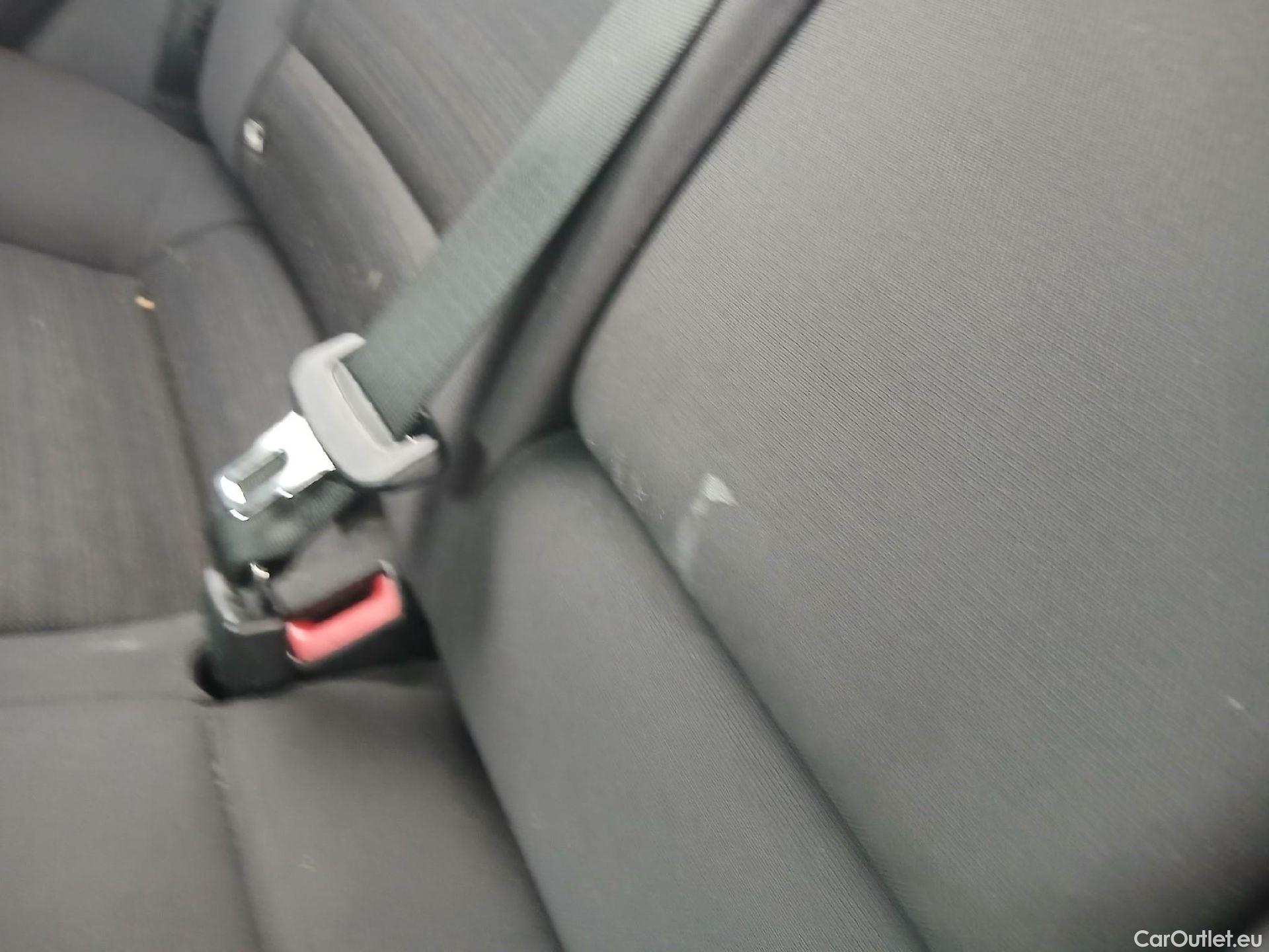  Hyundai   Ioniq HYUNDAI / 2016 / 5P / berlina con portón 1.6 GDI HEV Tecno DCT (AC) #2