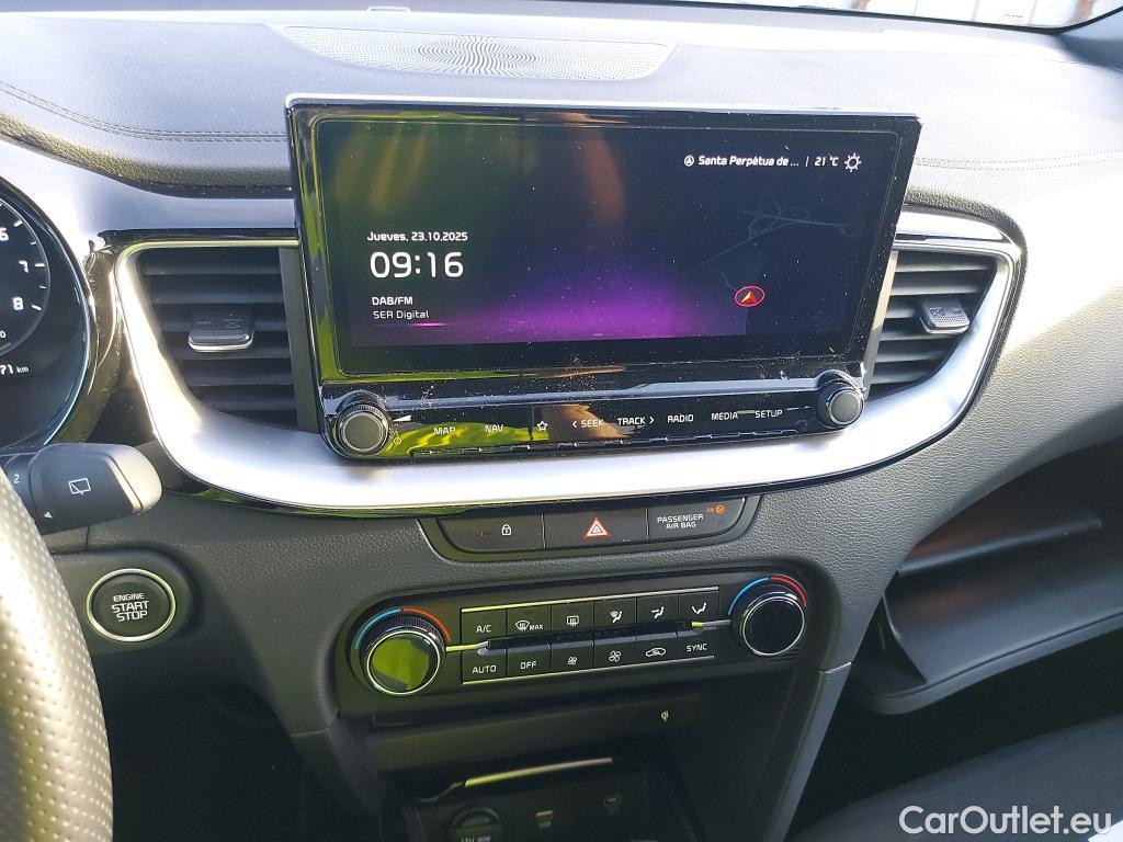 KIA  Cee'd KIA Ceed Tourer / 2021 / 5P / familiar Tourer 1.5 MHEV 103kW(140CV) GT Line DCT #15