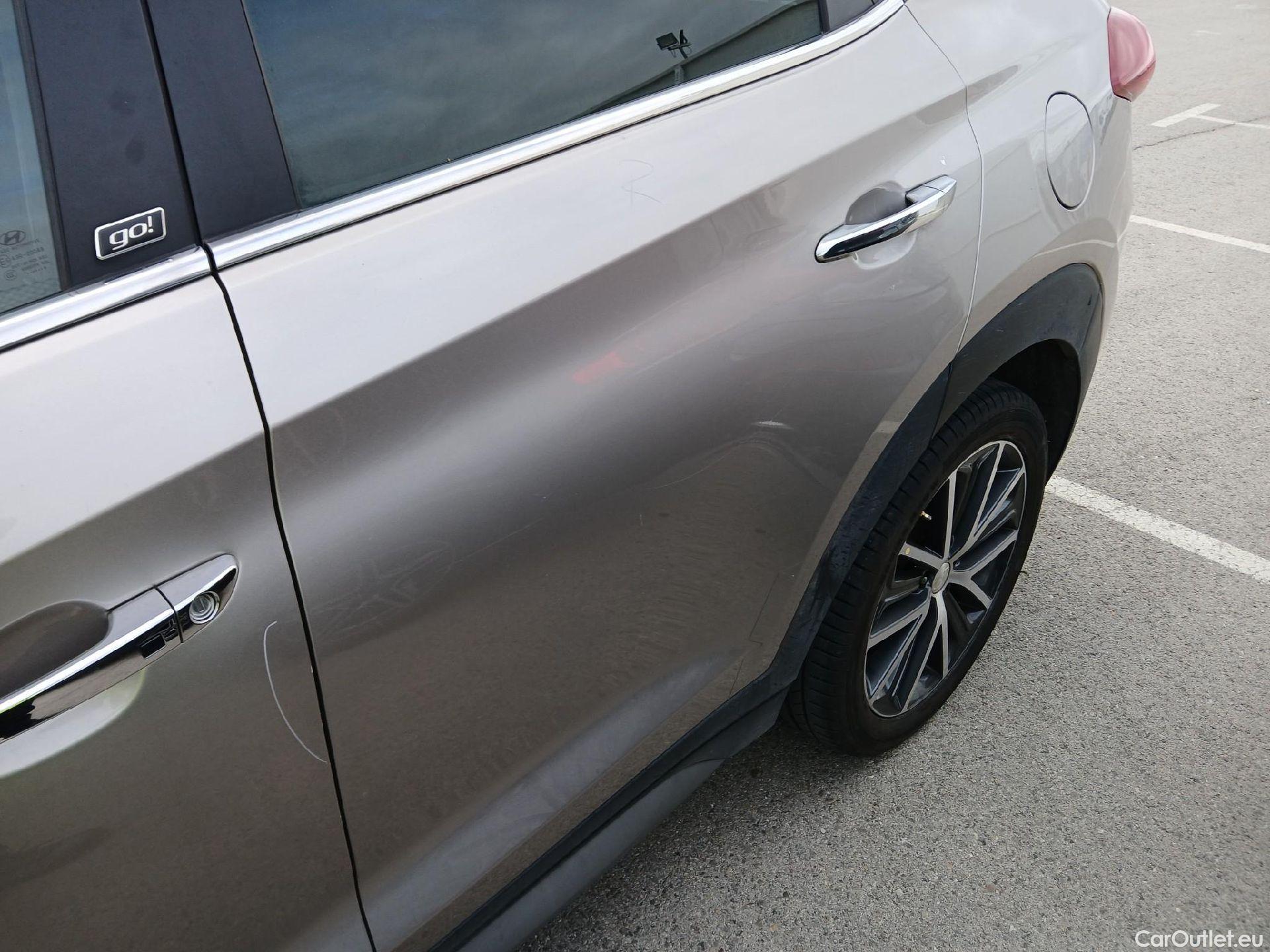 Hyundai  Tucson HYUNDAI  / 2015 / 5P / todoterreno 1.7 CRDi 104kW (141CV) BD Go! DCT 4x2(SP) #11