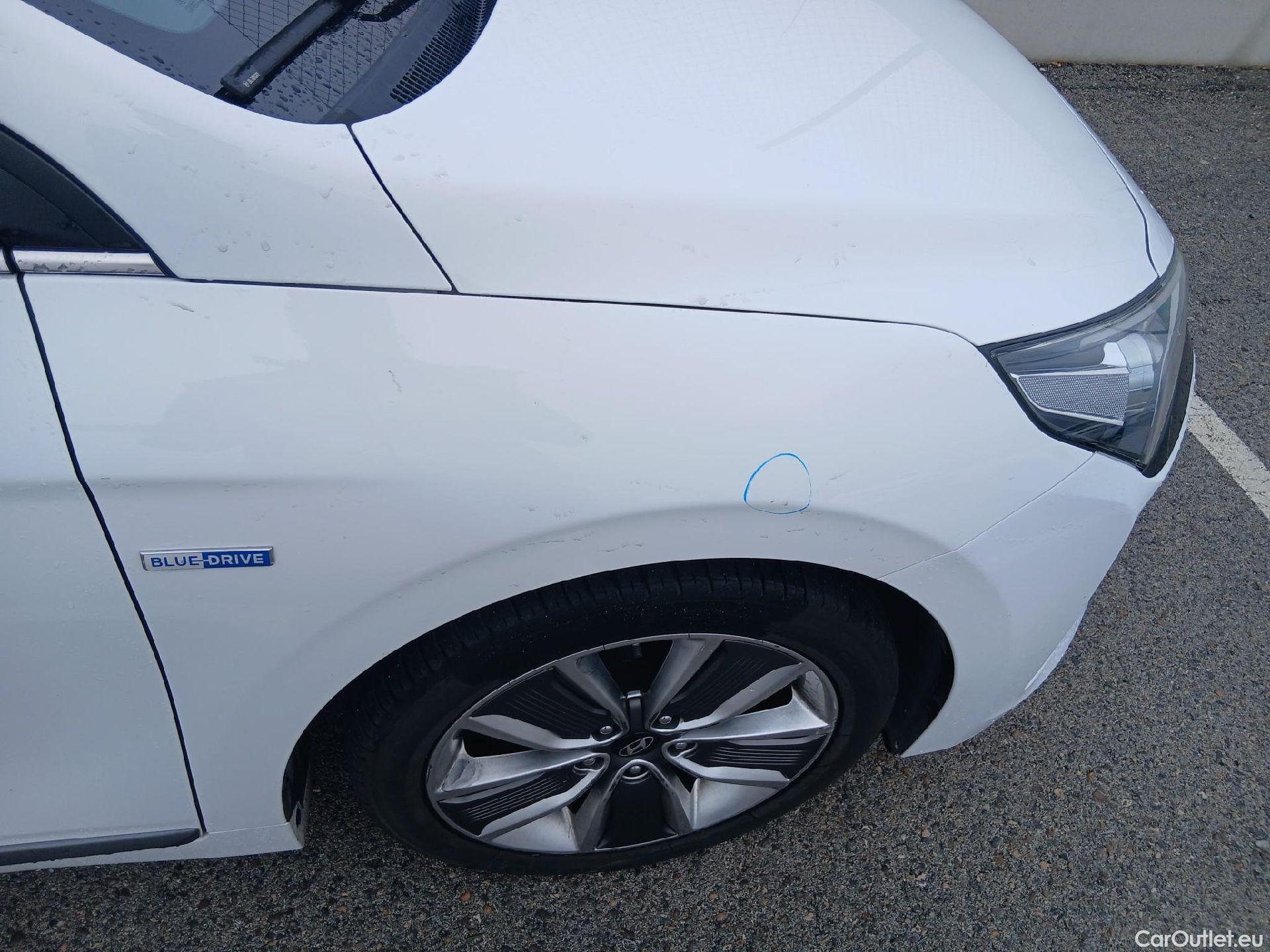  Hyundai   Ioniq HYUNDAI / 2016 / 5P / berlina con portón 1.6 GDI HEV Tecno DCT (AC) #27