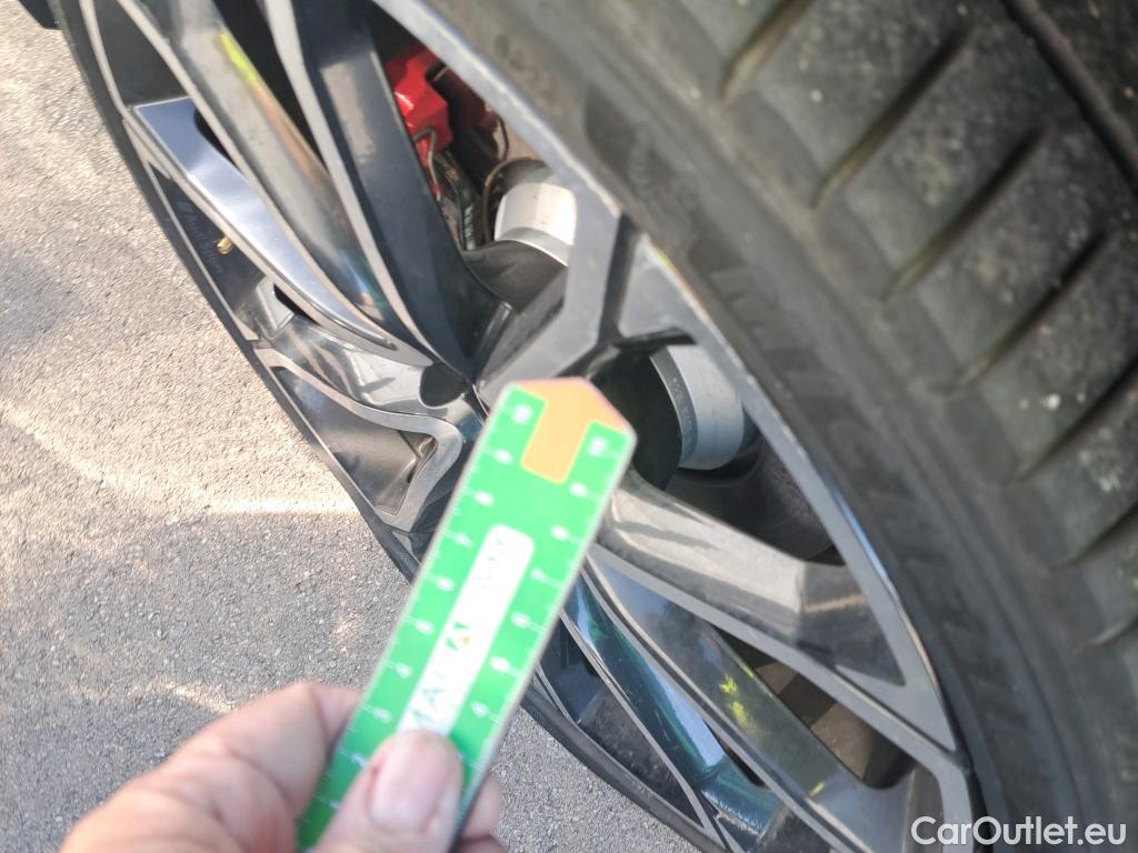  Audi  Q3 AUDI  Sportback / 2019 / 5P / todoterreno RS 2.5 TFSI quattro #4