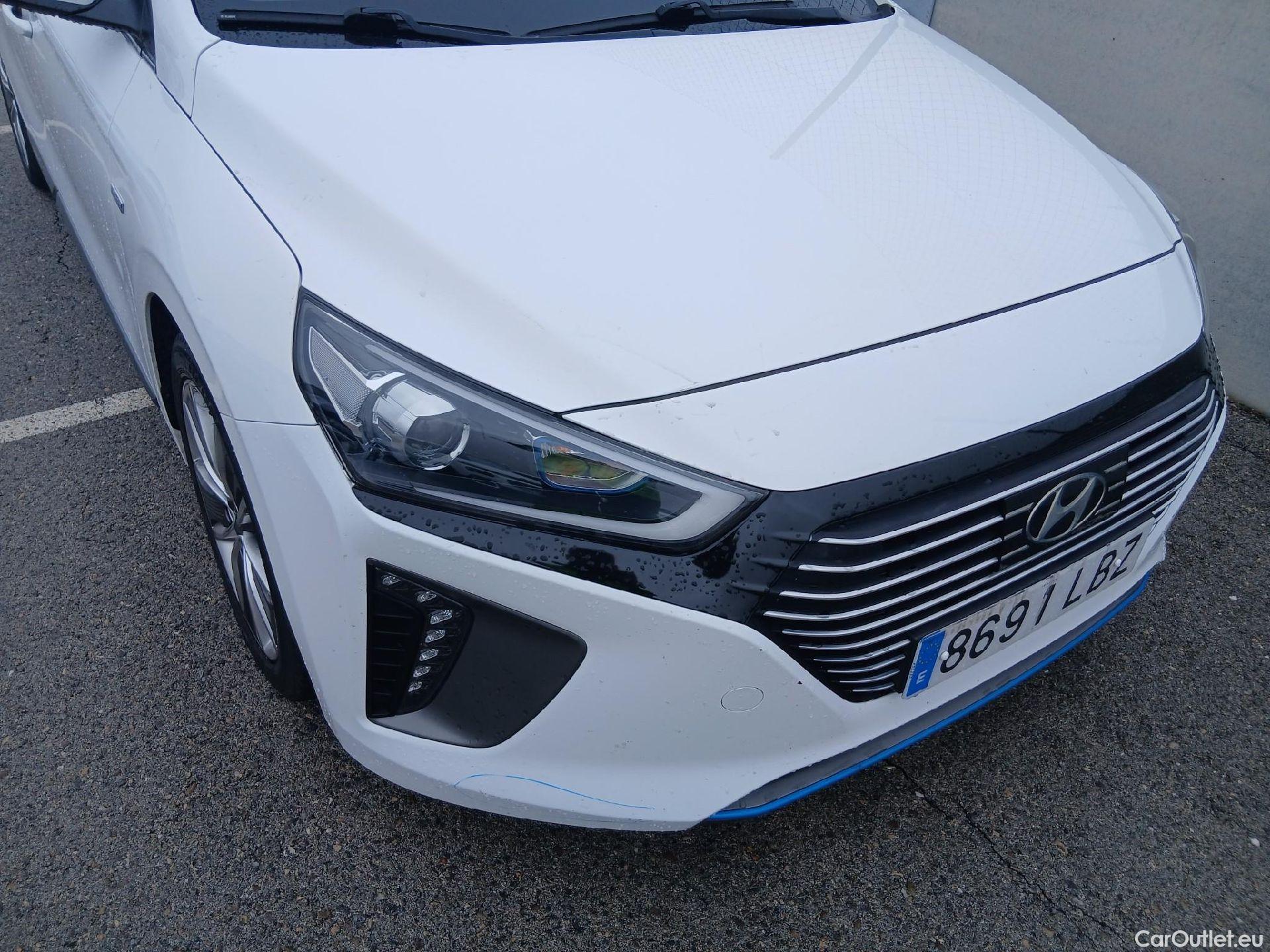  Hyundai   Ioniq HYUNDAI / 2016 / 5P / berlina con portón 1.6 GDI HEV Tecno DCT (AC) #20