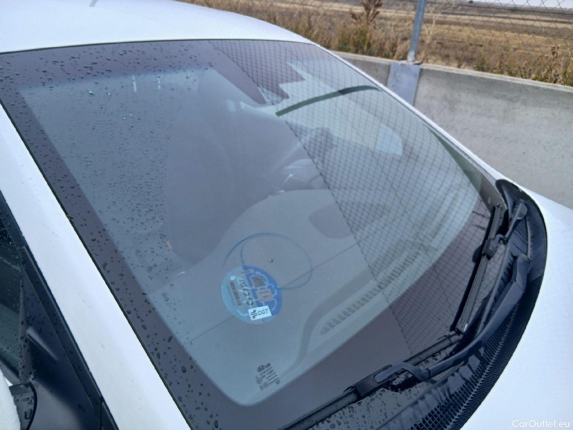  Hyundai   Ioniq HYUNDAI / 2016 / 5P / berlina con portón 1.6 GDI HEV Tecno DCT (AC) #18