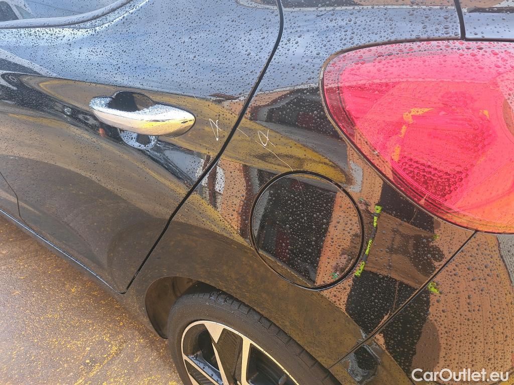 Hyundai  i10 HYUNDAI  / 2020 / 5P / berlina con portón 1.0 Tecno #18