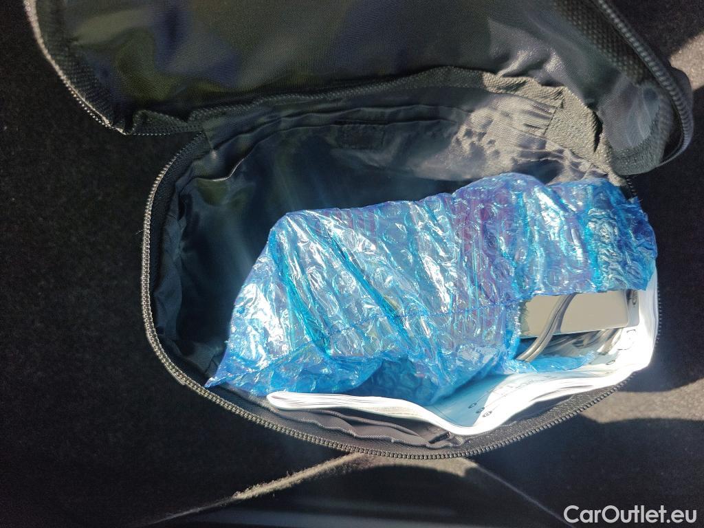 Fiat  500 FIAT  / 2015 / 3P / berlina con portón Red 1.0 Hybrid 51KW (70 CV)(SP)(SL) (AC4) #10