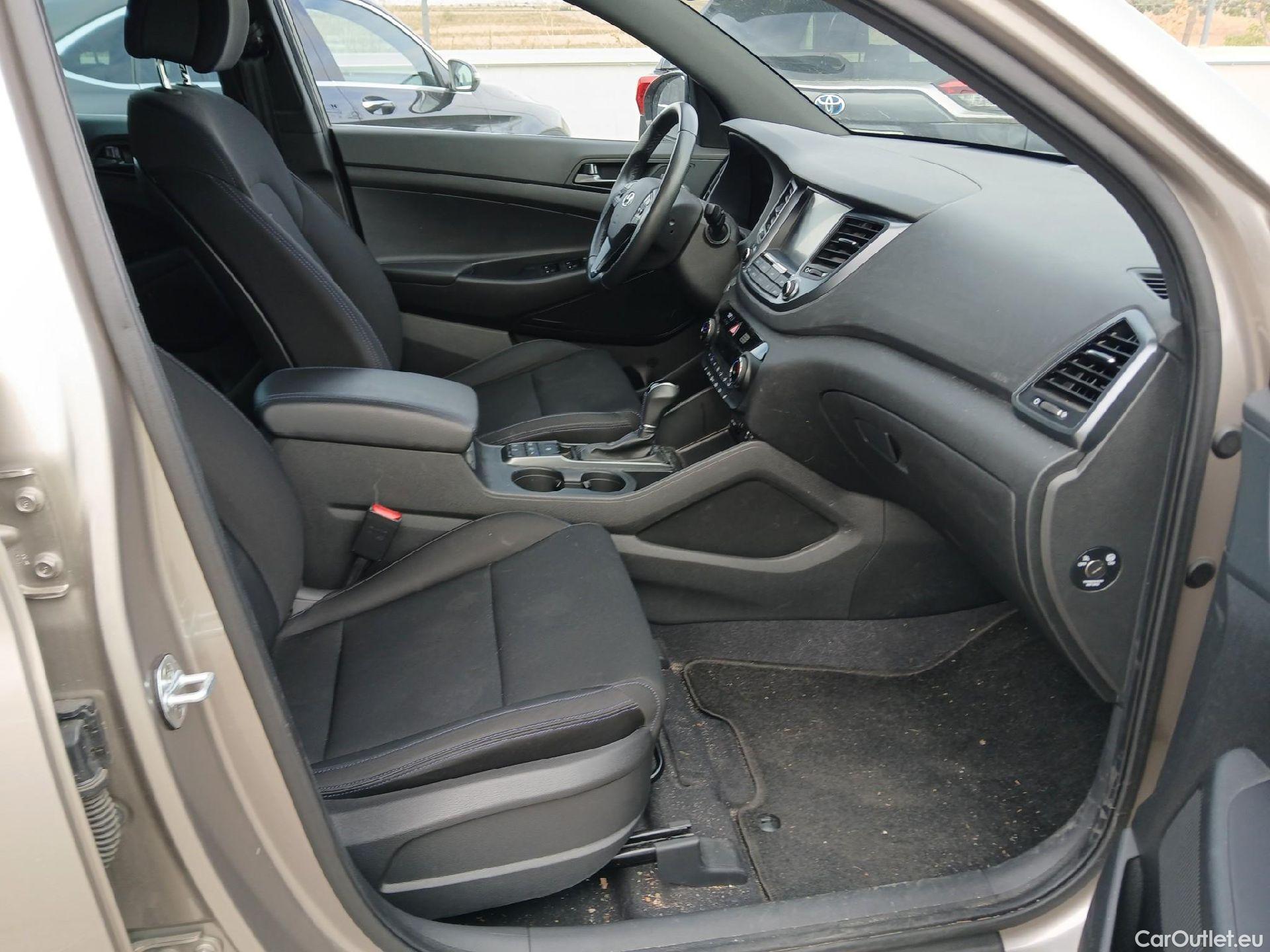 Hyundai  Tucson HYUNDAI  / 2015 / 5P / todoterreno 1.7 CRDi 104kW (141CV) BD Go! DCT 4x2(SP) #6