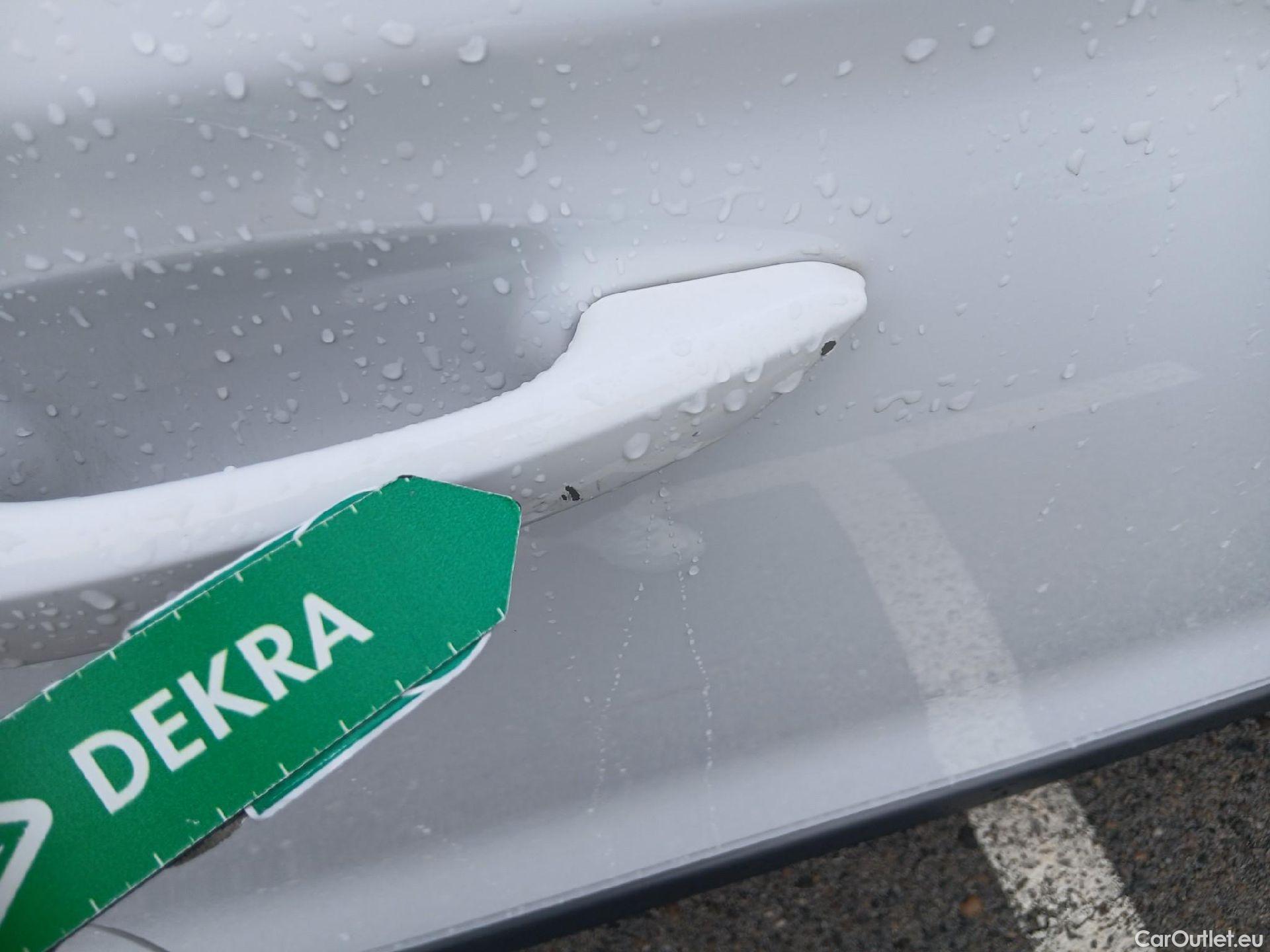  Hyundai   Ioniq HYUNDAI / 2016 / 5P / berlina con portón 1.6 GDI HEV Tecno DCT (AC) #23