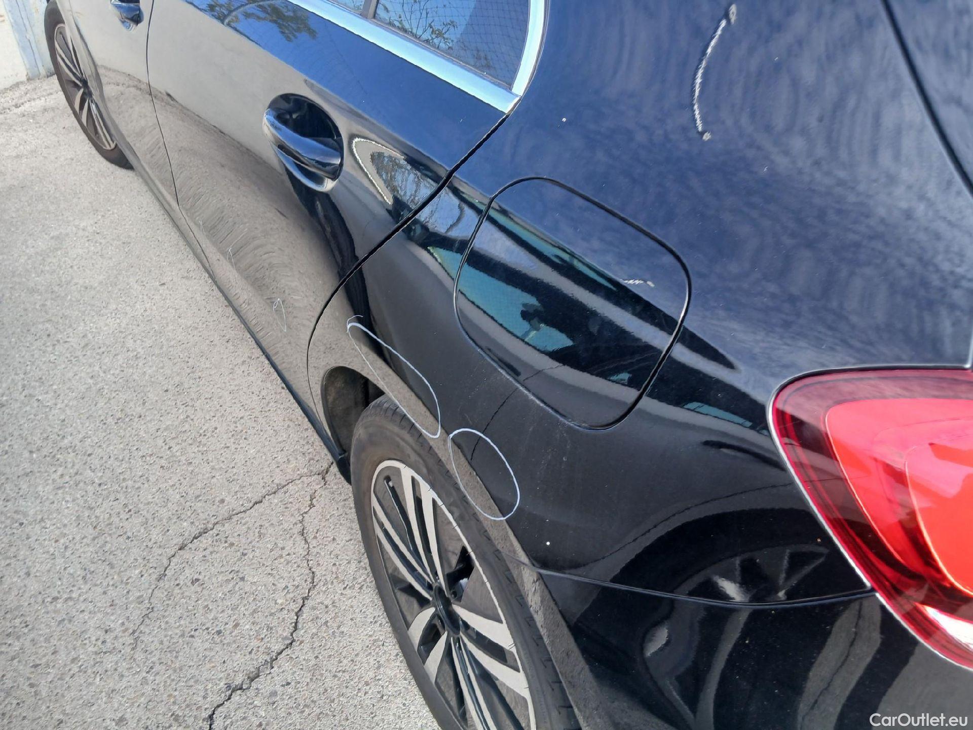 Mercedes  A-Klasse MERCEDES-BENZ Clase A / 2018 / 5P / berlina con portón A 250 e #23