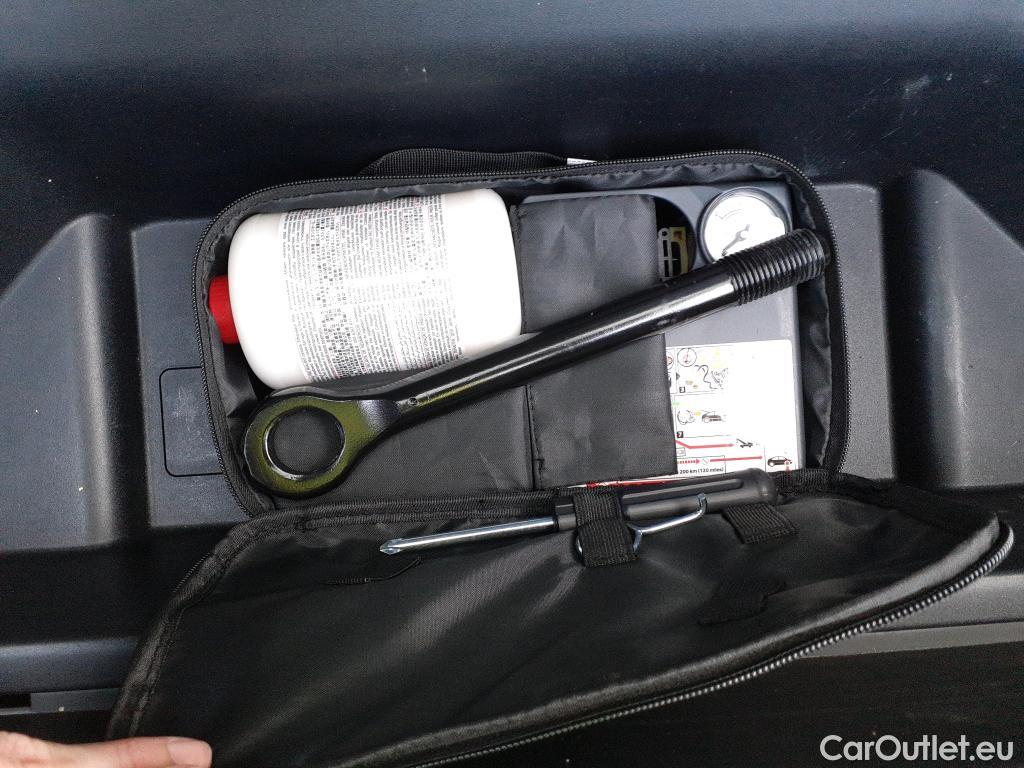 KIA  Ev6 KIA  / 2021 / 5P / todoterreno Air 77,4kWh 168kW RWD (Long Range) #10