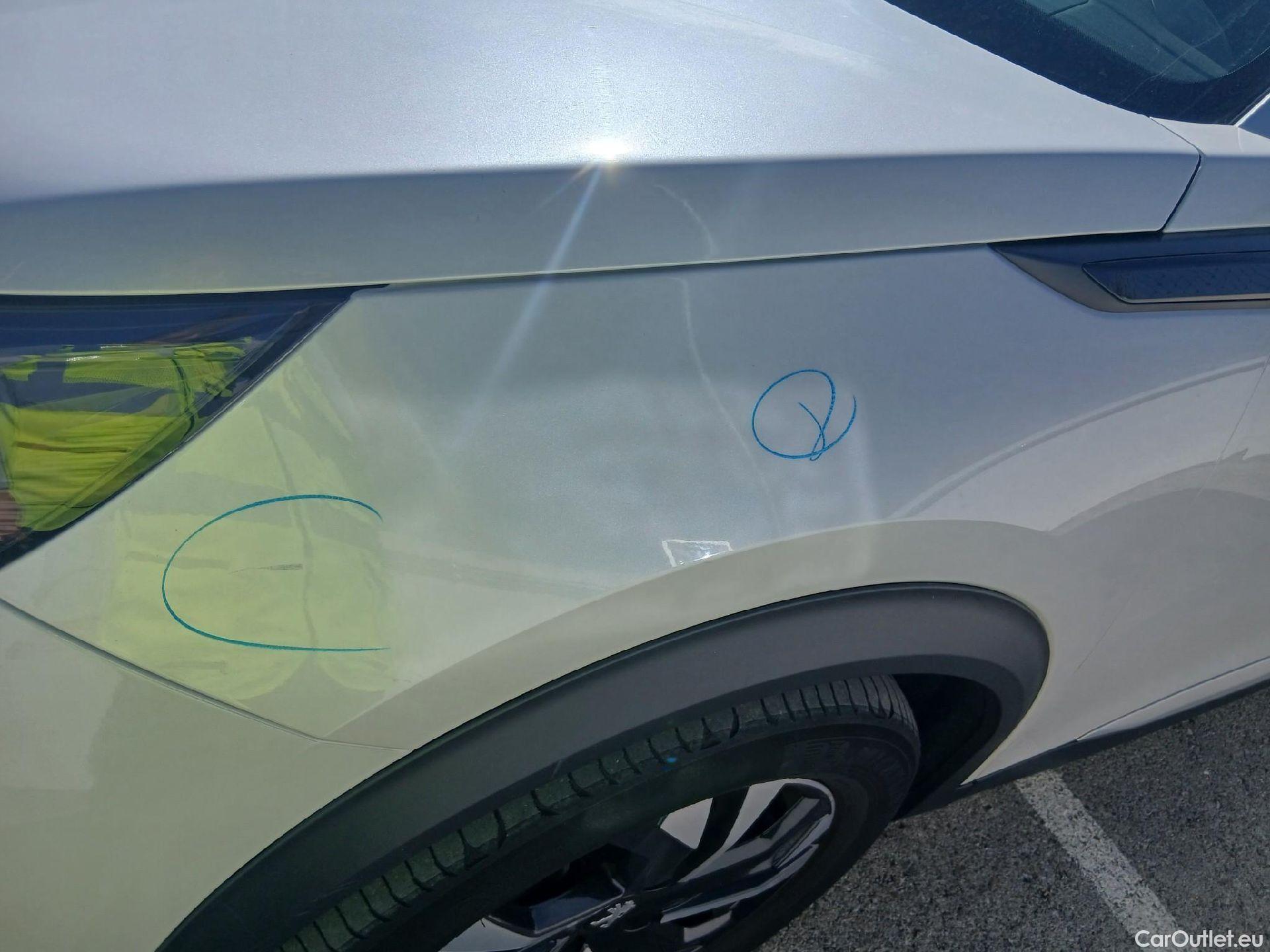 Peugeot  2008 PEUGEOT  / 2019 / 5P / todoterreno Allure Pack Puretech 130 S&S EAT8 #15