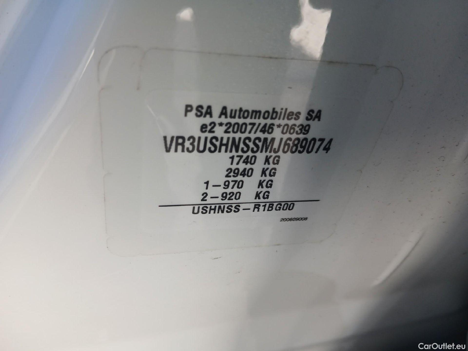 Peugeot  2008 PEUGEOT  / 2019 / 5P / todoterreno Allure Pack Puretech 130 S&S EAT8 #15