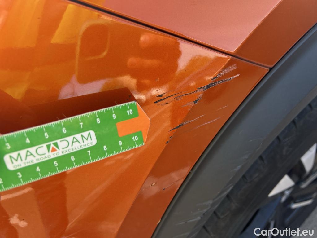  Peugeot  2008 PEUGEOT  / 2019 / 5P / todoterreno Allure BlueHDI 130 S&S EAT8 #23