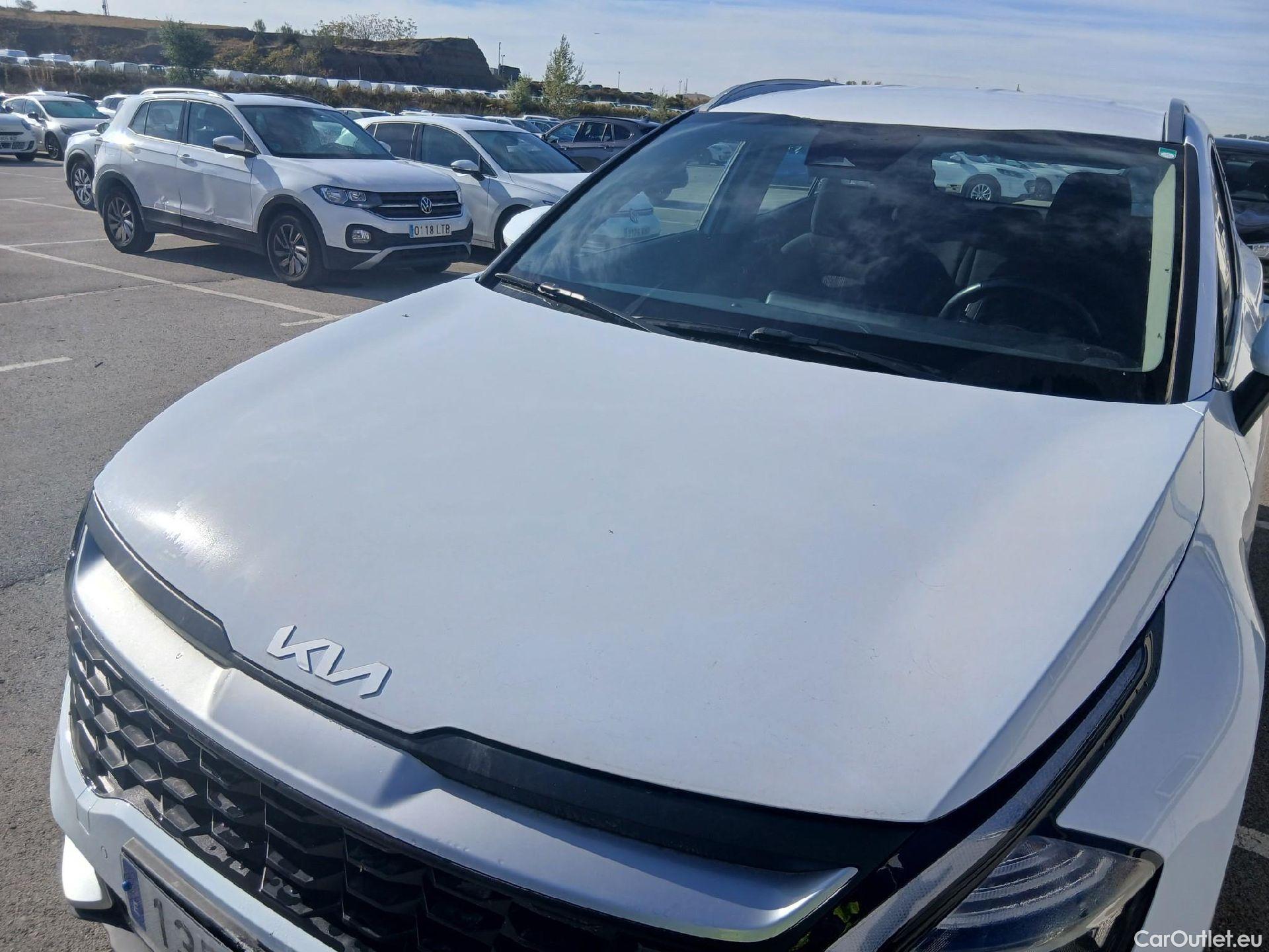  KIA  Sportage KIA  / 2022 / 5P / todoterreno 1.6 CRDi MHEV 100kW Business 4X4 DCT #12