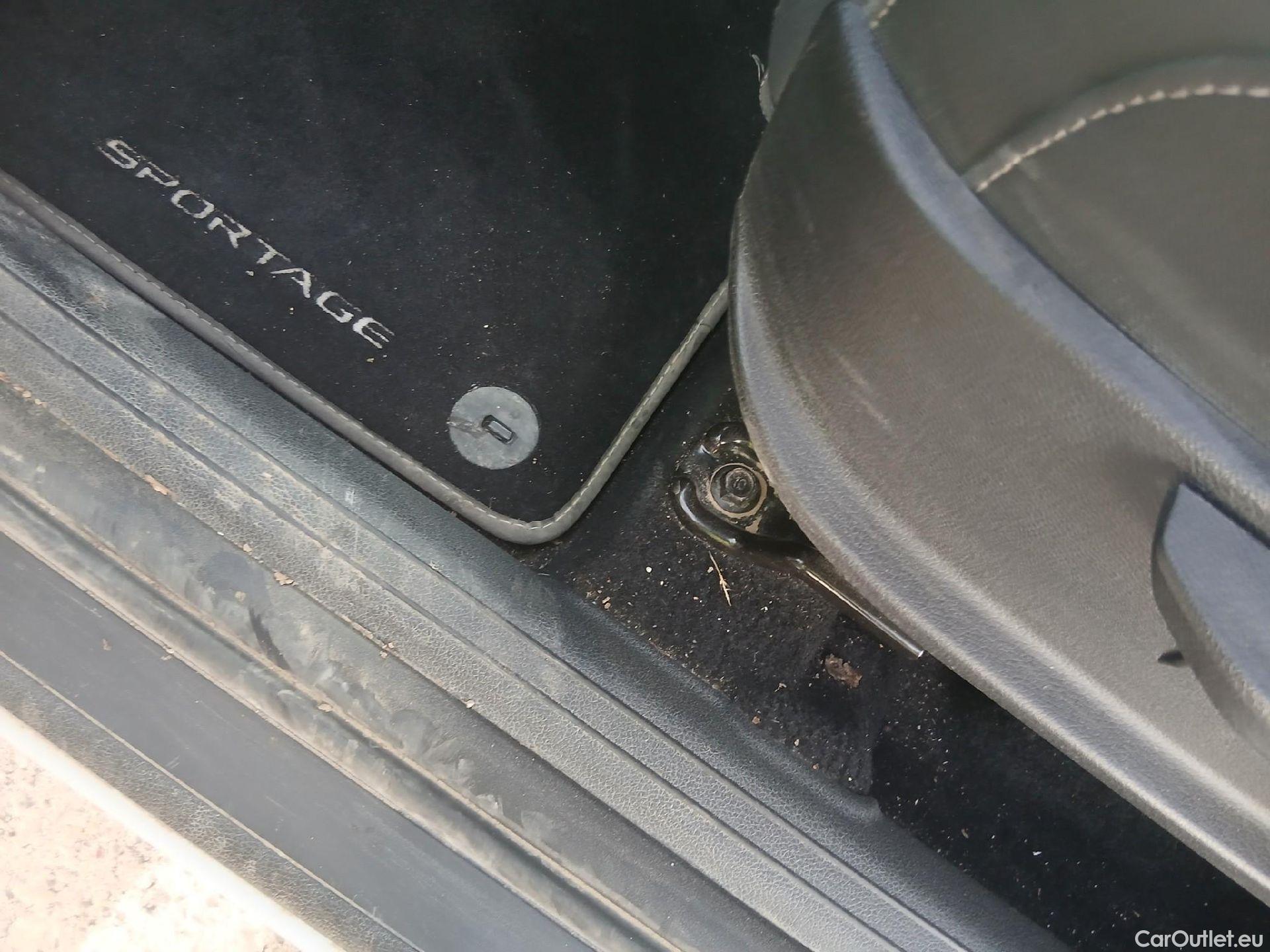  KIA  Sportage KIA  / 2022 / 5P / todoterreno 1.6 CRDi MHEV 100kW Business 4X4 DCT #3