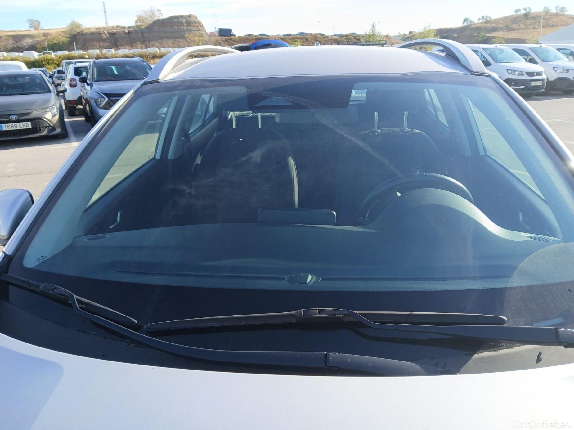 KIA  STONIC KIA  / 2017 / 5P / todoterreno 1.0 T-GDi 74kW (100CV) MHEV iMT Drive #9