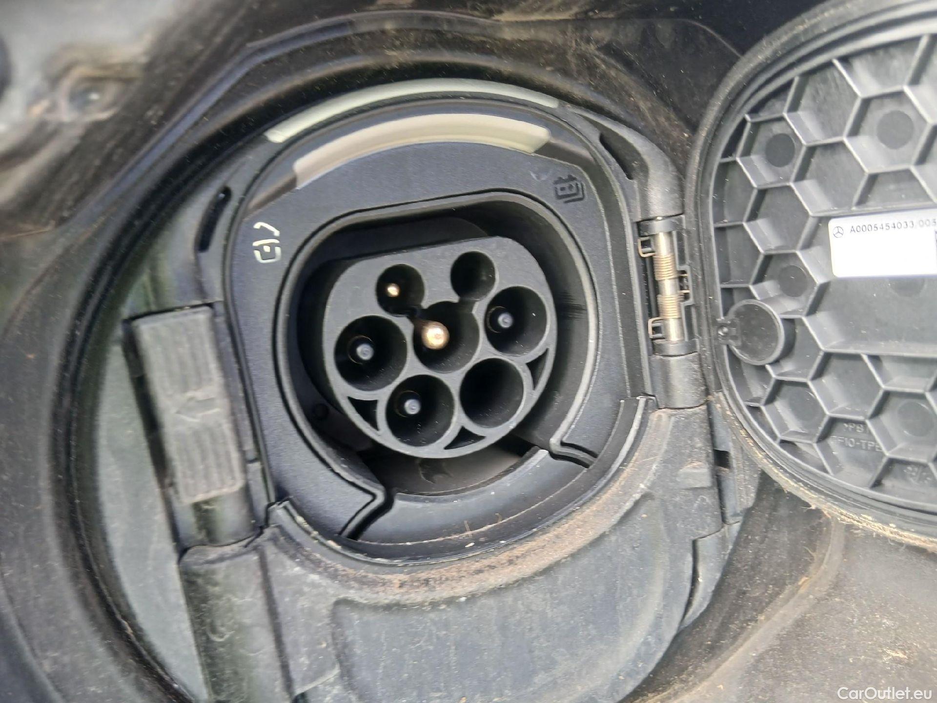 Mercedes  A-Klasse MERCEDES-BENZ Clase A / 2018 / 5P / berlina con portón A 250 e #16