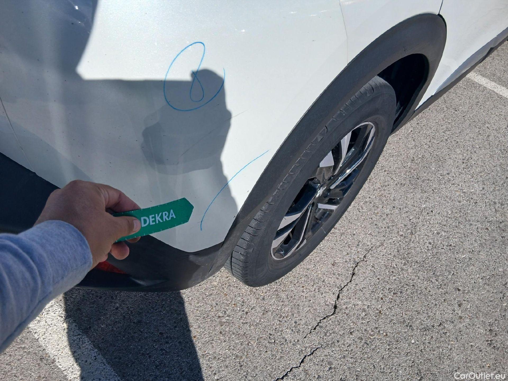 Peugeot  2008 PEUGEOT  / 2019 / 5P / todoterreno Allure Pack Puretech 130 S&S EAT8 #30