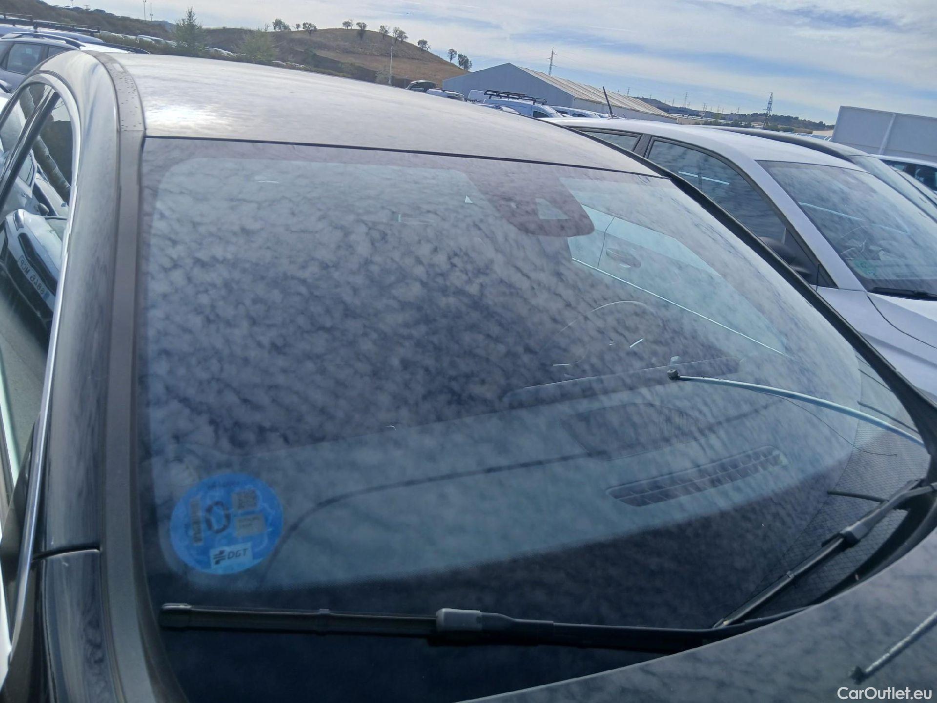 Mercedes  A-Klasse MERCEDES-BENZ Clase A / 2018 / 5P / berlina con portón A 250 e #9