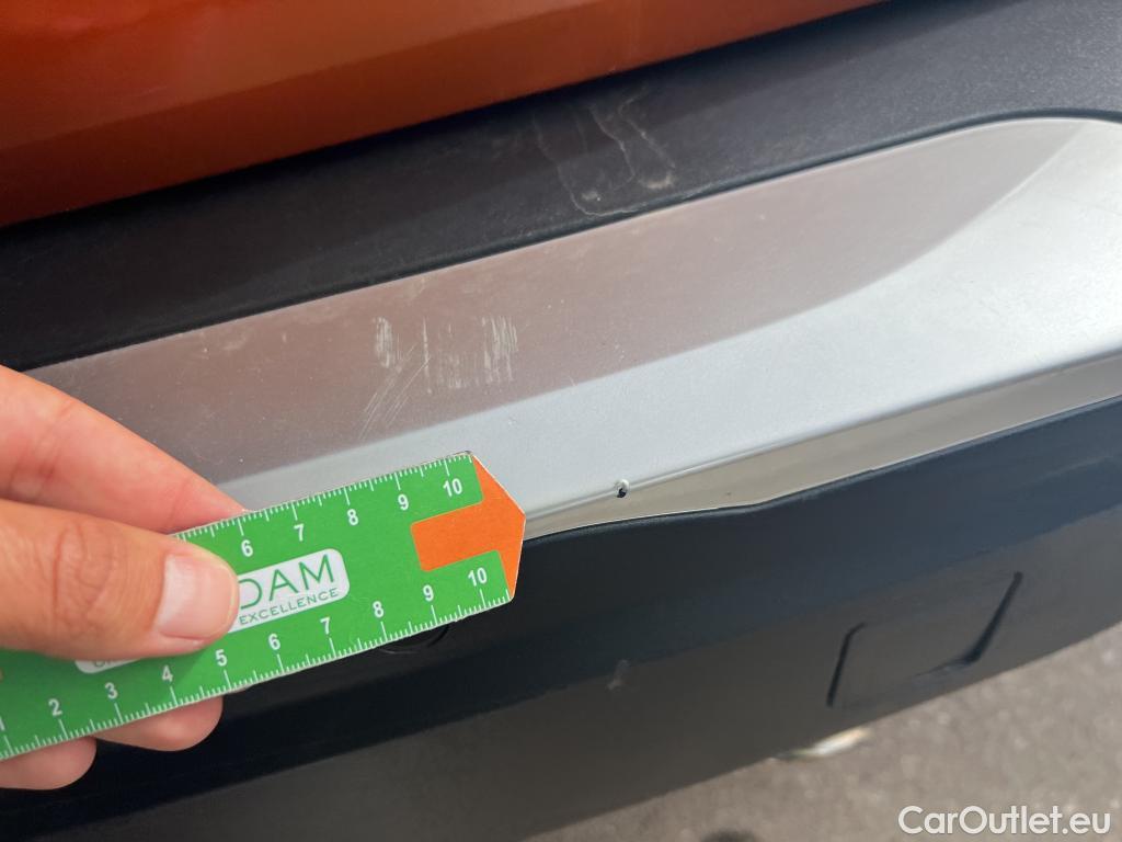  Peugeot  2008 PEUGEOT  / 2019 / 5P / todoterreno Allure BlueHDI 130 S&S EAT8 #3