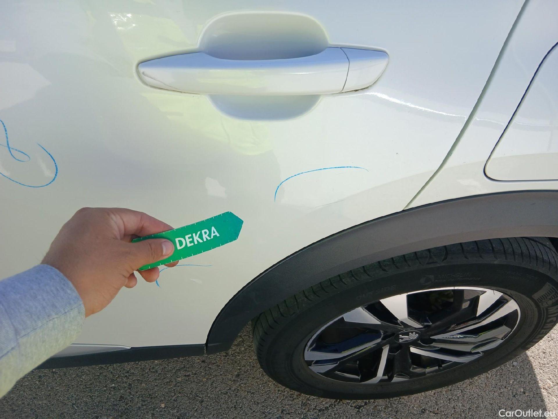 Peugeot  2008 PEUGEOT  / 2019 / 5P / todoterreno Allure Pack Puretech 130 S&S EAT8 #21