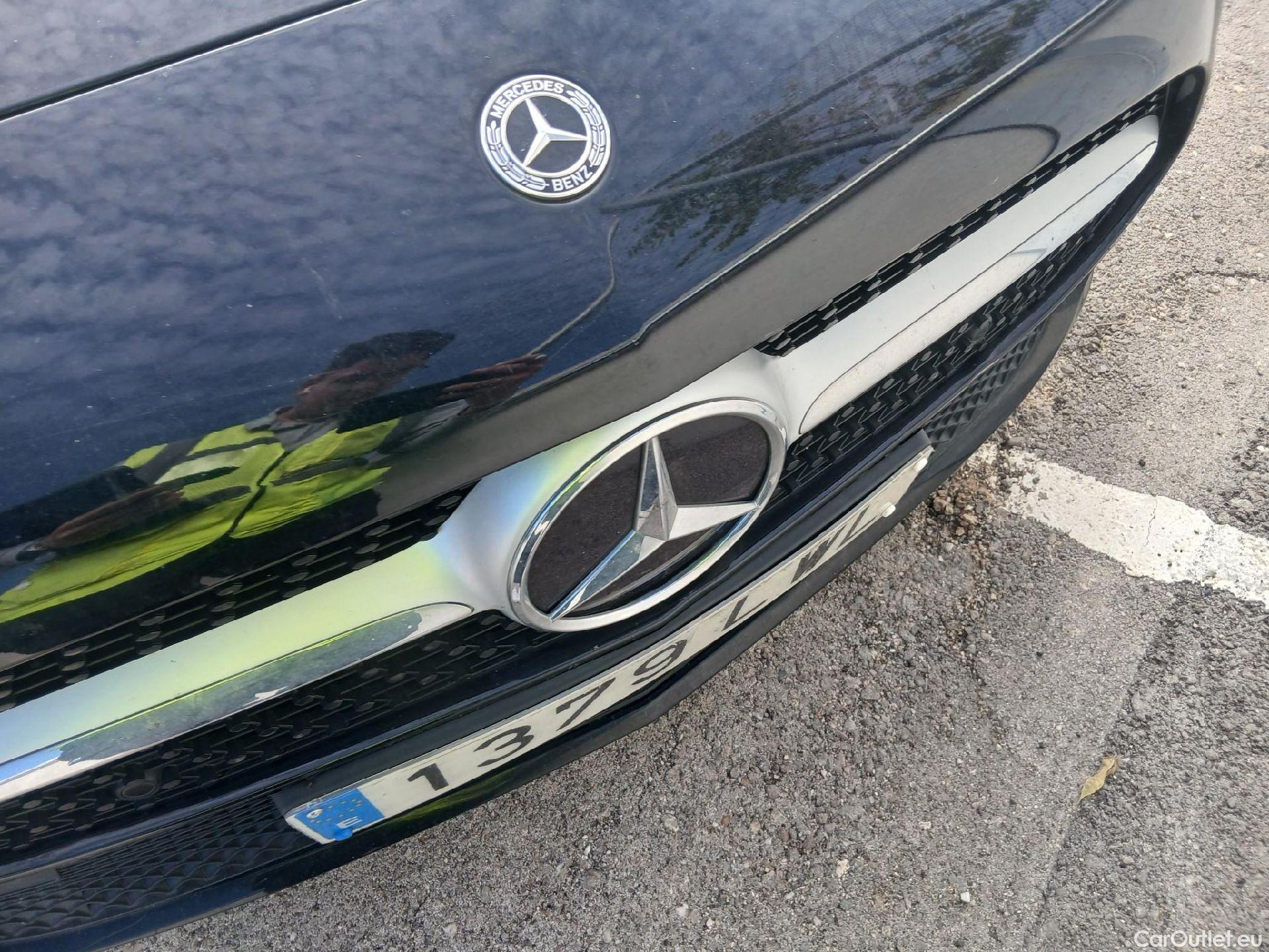 Mercedes  A-Klasse MERCEDES-BENZ Clase A / 2018 / 5P / berlina con portón A 250 e #13