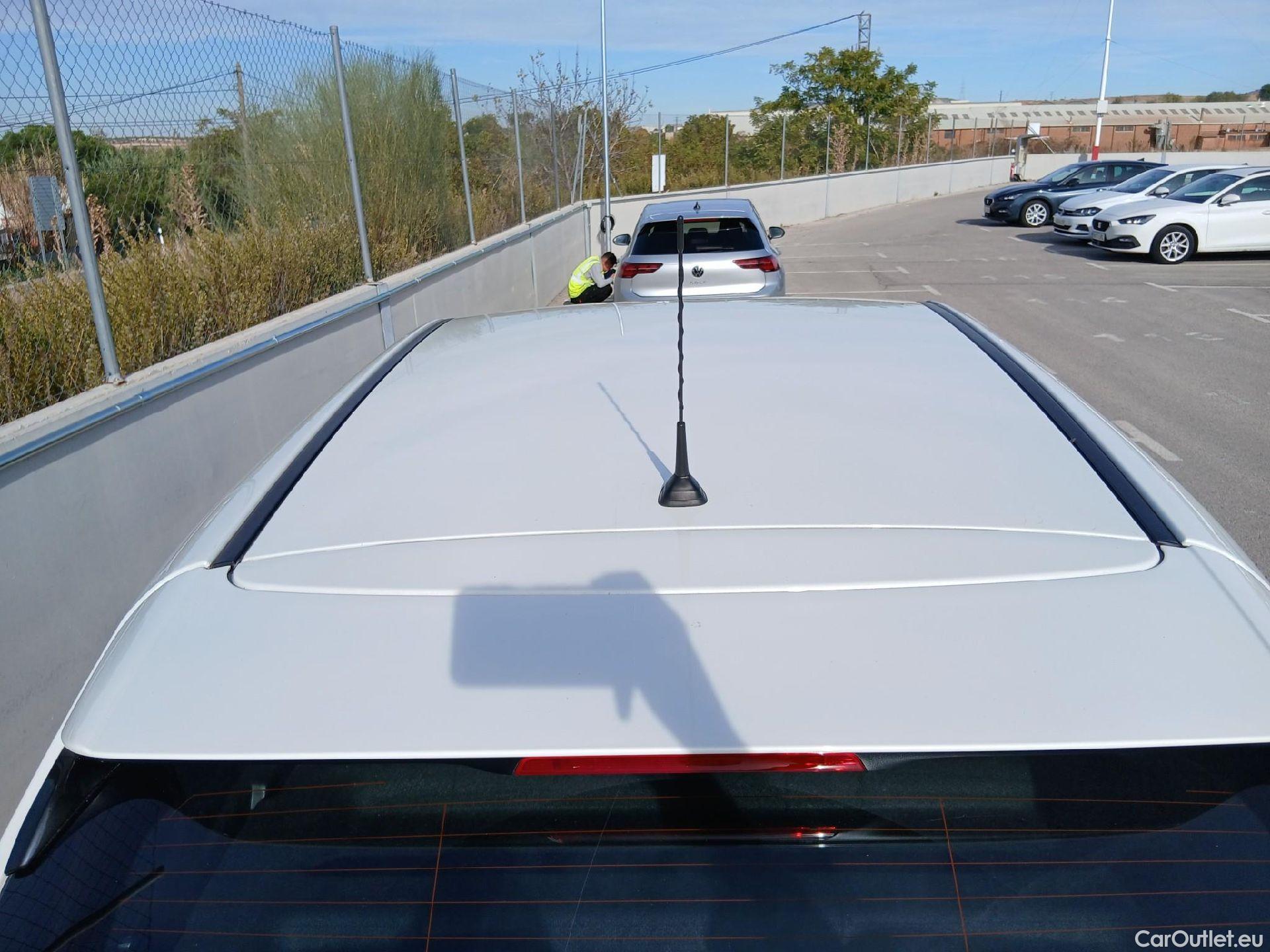 Nissan  Qashqai NISSAN  / 2017 / 5P / todoterreno DIG-T 103 kW (140 CV) E6D ACENTA #9