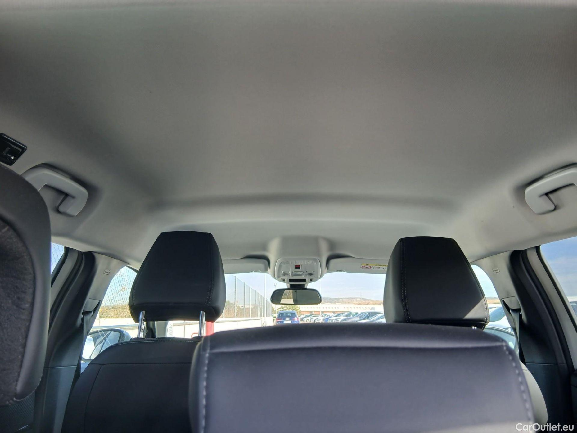 Peugeot  2008 PEUGEOT  / 2019 / 5P / todoterreno Allure Pack Puretech 130 S&S EAT8 #10