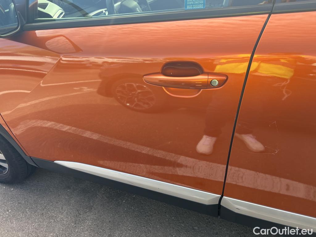  Peugeot  2008 PEUGEOT  / 2019 / 5P / todoterreno Allure BlueHDI 130 S&S EAT8 #10