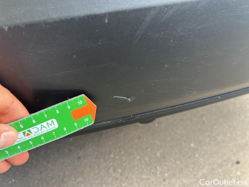  Peugeot  2008 PEUGEOT  / 2019 / 5P / todoterreno Allure BlueHDI 130 S&S EAT8 #33