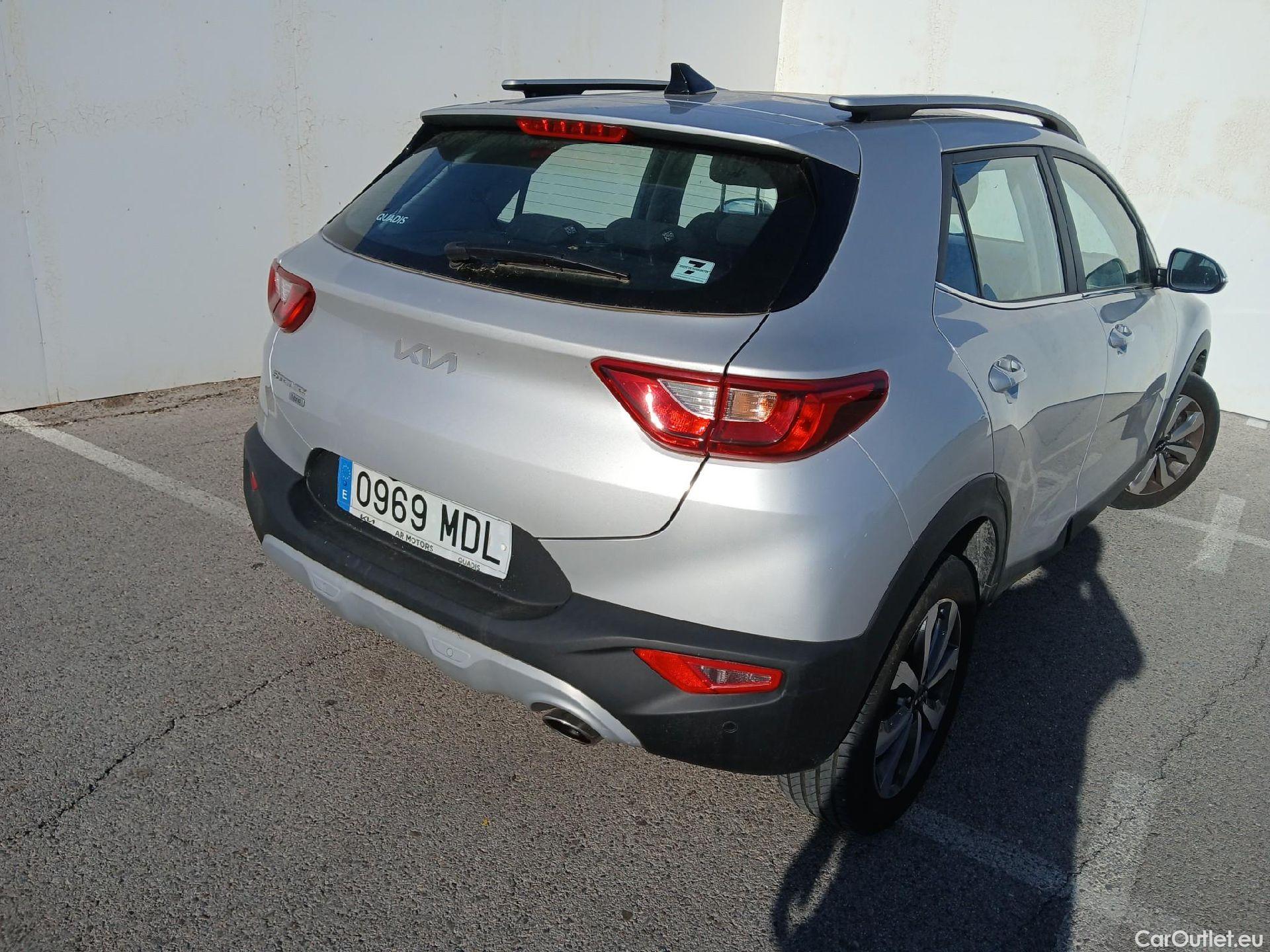 KIA  STONIC KIA  / 2017 / 5P / todoterreno 1.0 T-GDi 74kW (100CV) MHEV iMT Drive #2