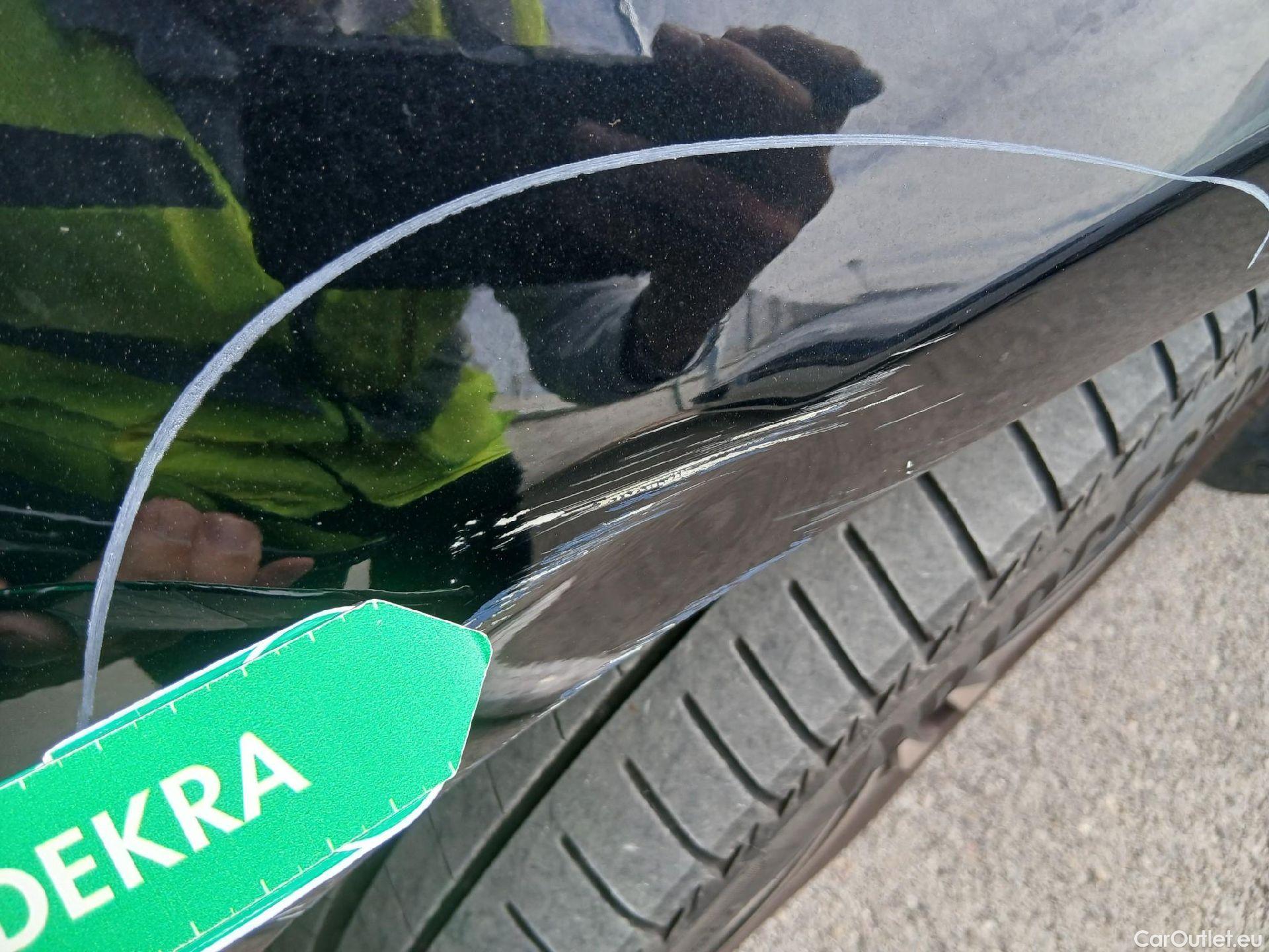 Mercedes  A-Klasse MERCEDES-BENZ Clase A / 2018 / 5P / berlina con portón A 250 e #16