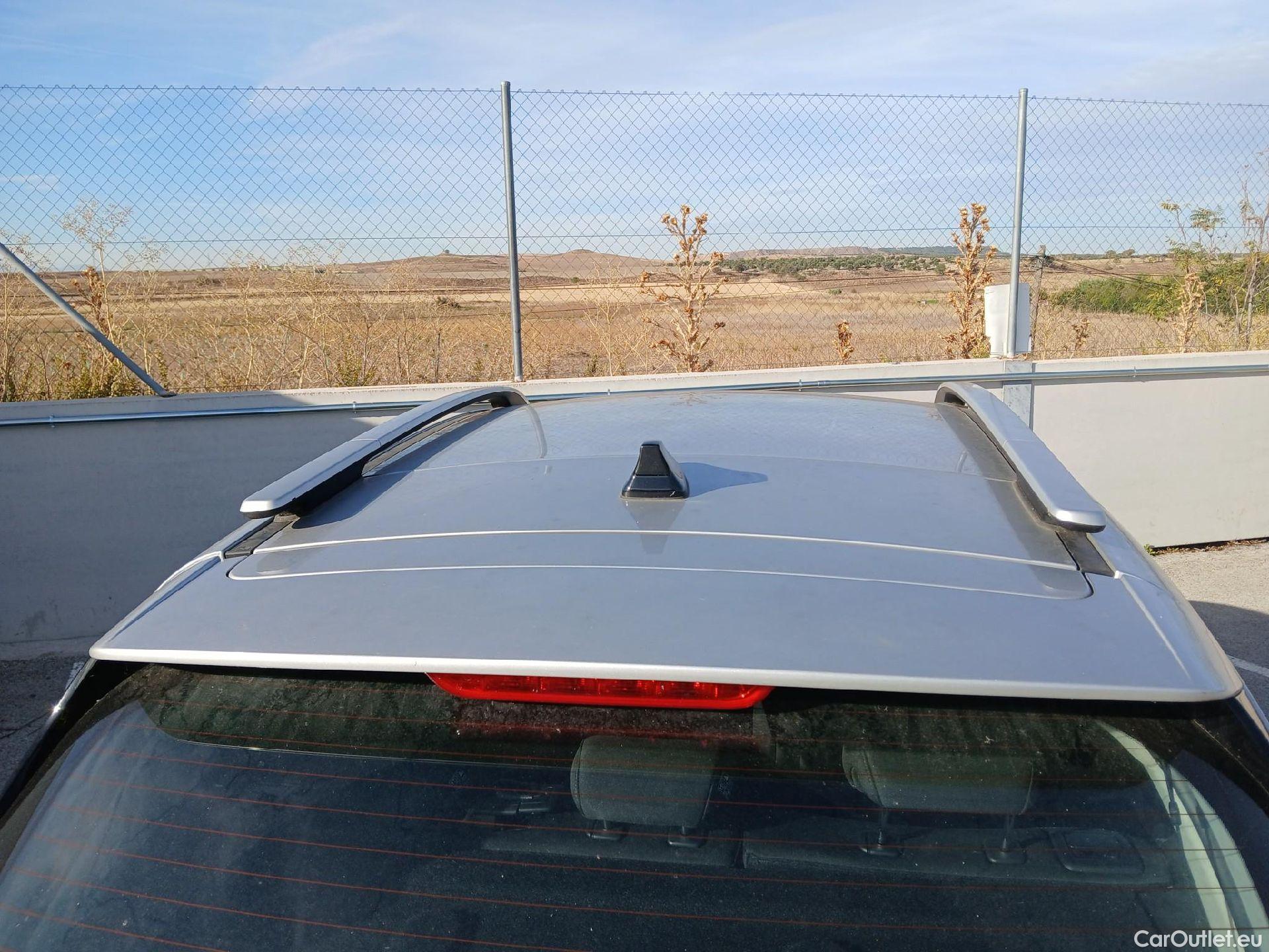 KIA  STONIC KIA  / 2017 / 5P / todoterreno 1.0 T-GDi 74kW (100CV) MHEV iMT Drive #9