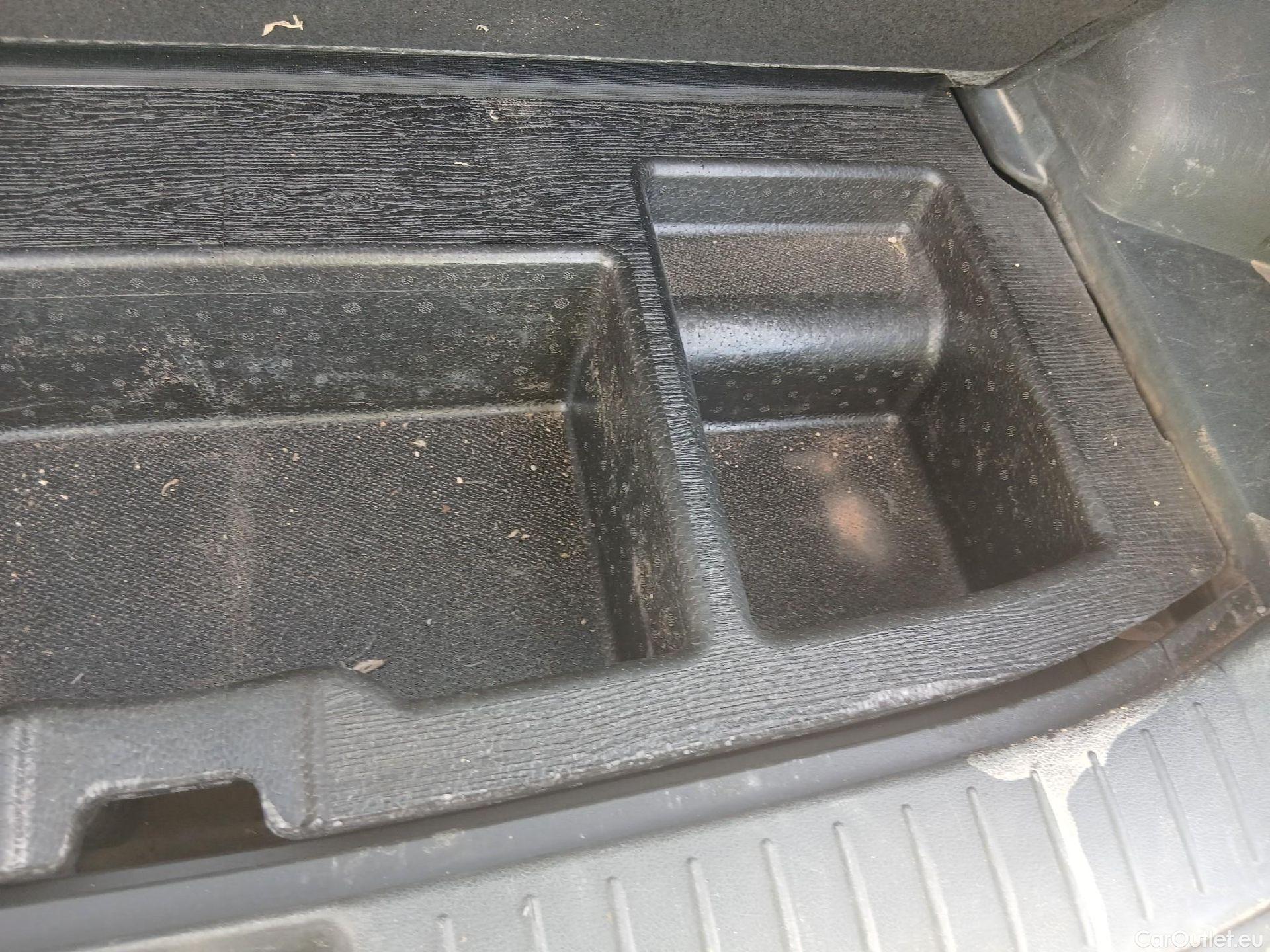  KIA  Sportage KIA  / 2022 / 5P / todoterreno 1.6 CRDi MHEV 100kW Business 4X4 DCT #4