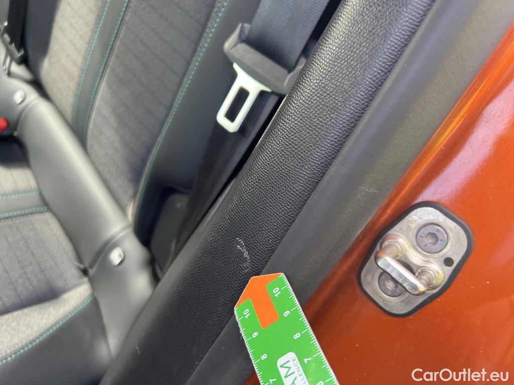  Peugeot  2008 PEUGEOT  / 2019 / 5P / todoterreno Allure BlueHDI 130 S&S EAT8 #15