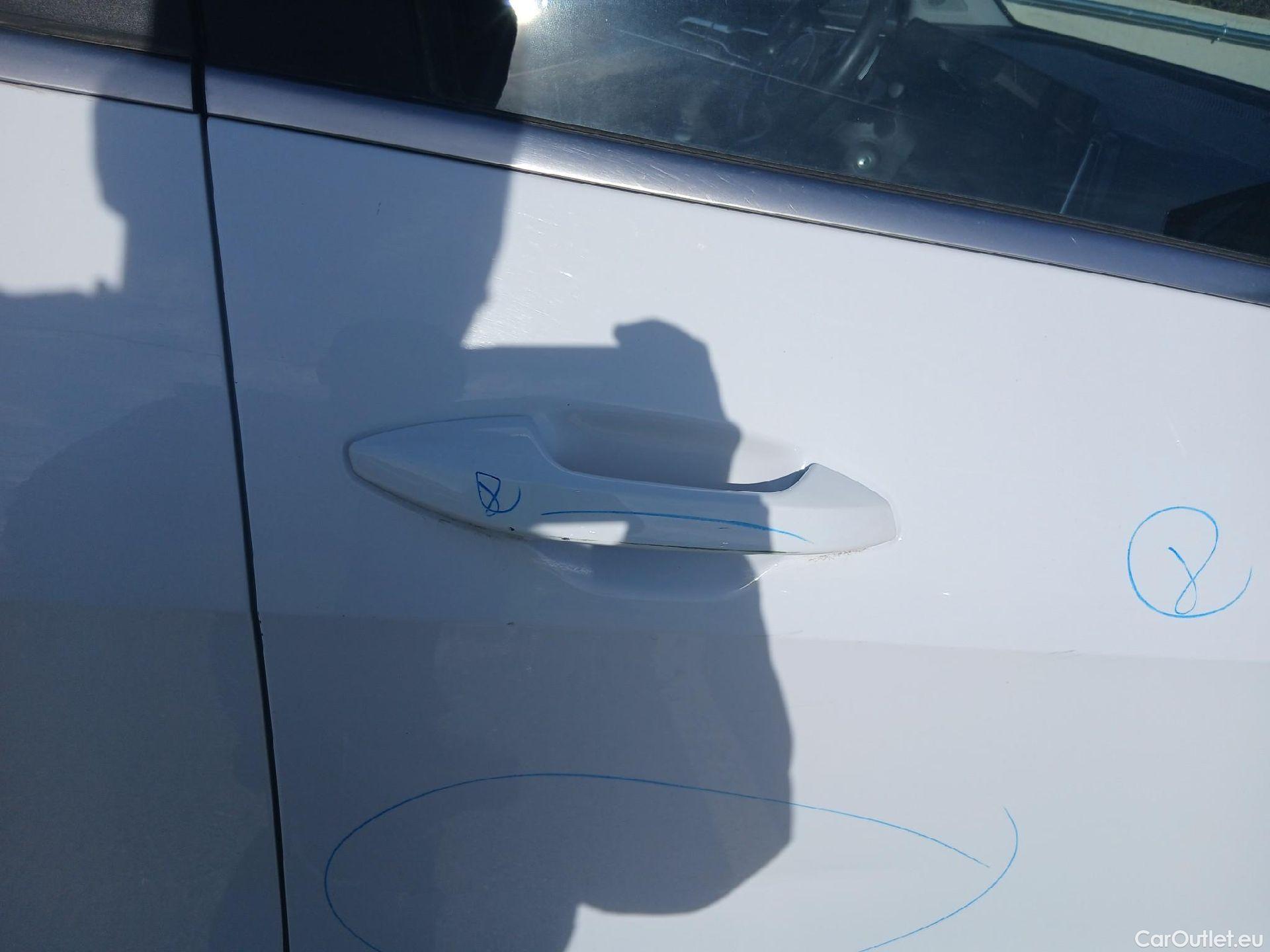  KIA  Sportage KIA  / 2022 / 5P / todoterreno 1.6 CRDi MHEV 100kW Business 4X4 DCT #35