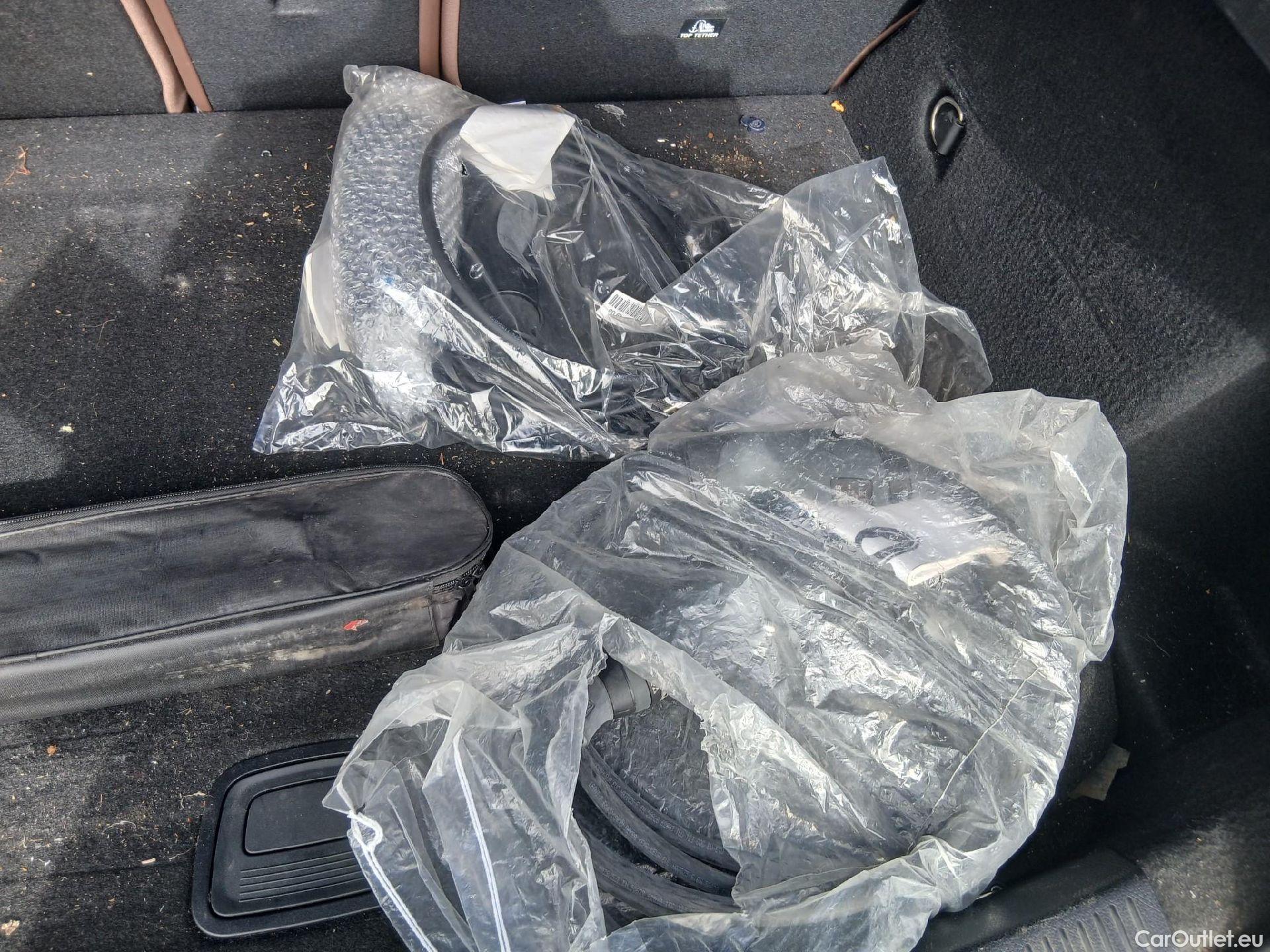 Mercedes  A-Klasse MERCEDES-BENZ Clase A / 2018 / 5P / berlina con portón A 250 e #15