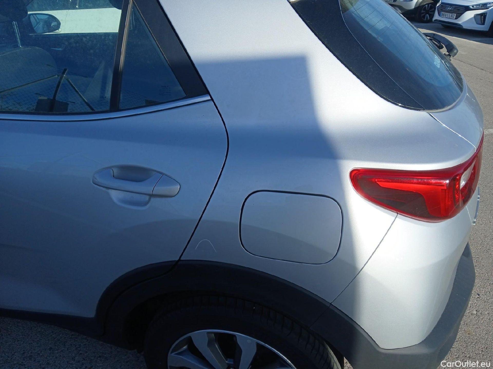 KIA  STONIC KIA  / 2017 / 5P / todoterreno 1.0 T-GDi 74kW (100CV) MHEV iMT Drive #10