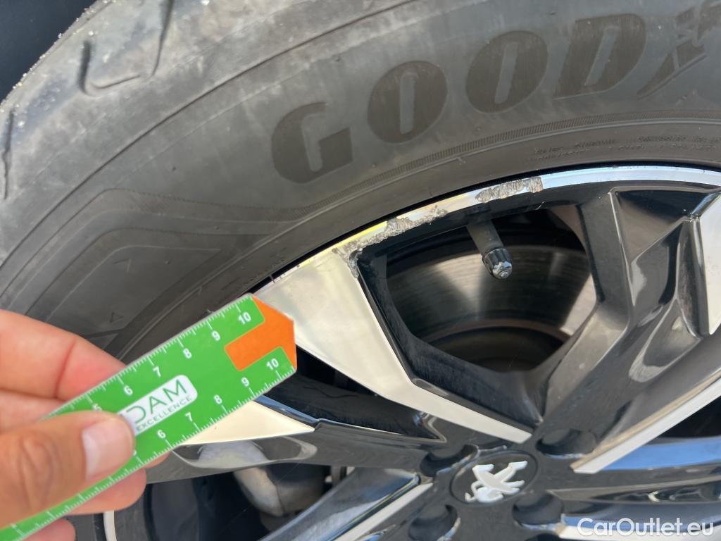  Peugeot  2008 PEUGEOT  / 2019 / 5P / todoterreno Allure BlueHDI 130 S&S EAT8 #7