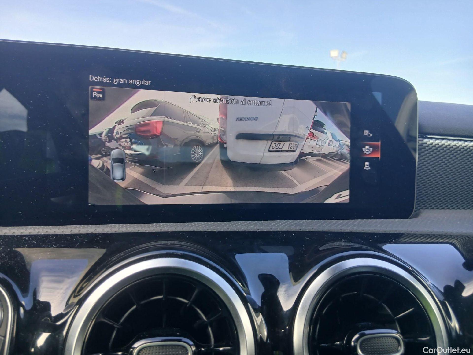 Mercedes  A-Klasse MERCEDES-BENZ Clase A / 2018 / 5P / berlina con portón A 250 e #12