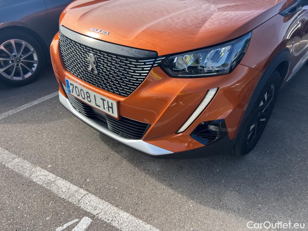  Peugeot  2008 PEUGEOT  / 2019 / 5P / todoterreno Allure BlueHDI 130 S&S EAT8 #22
