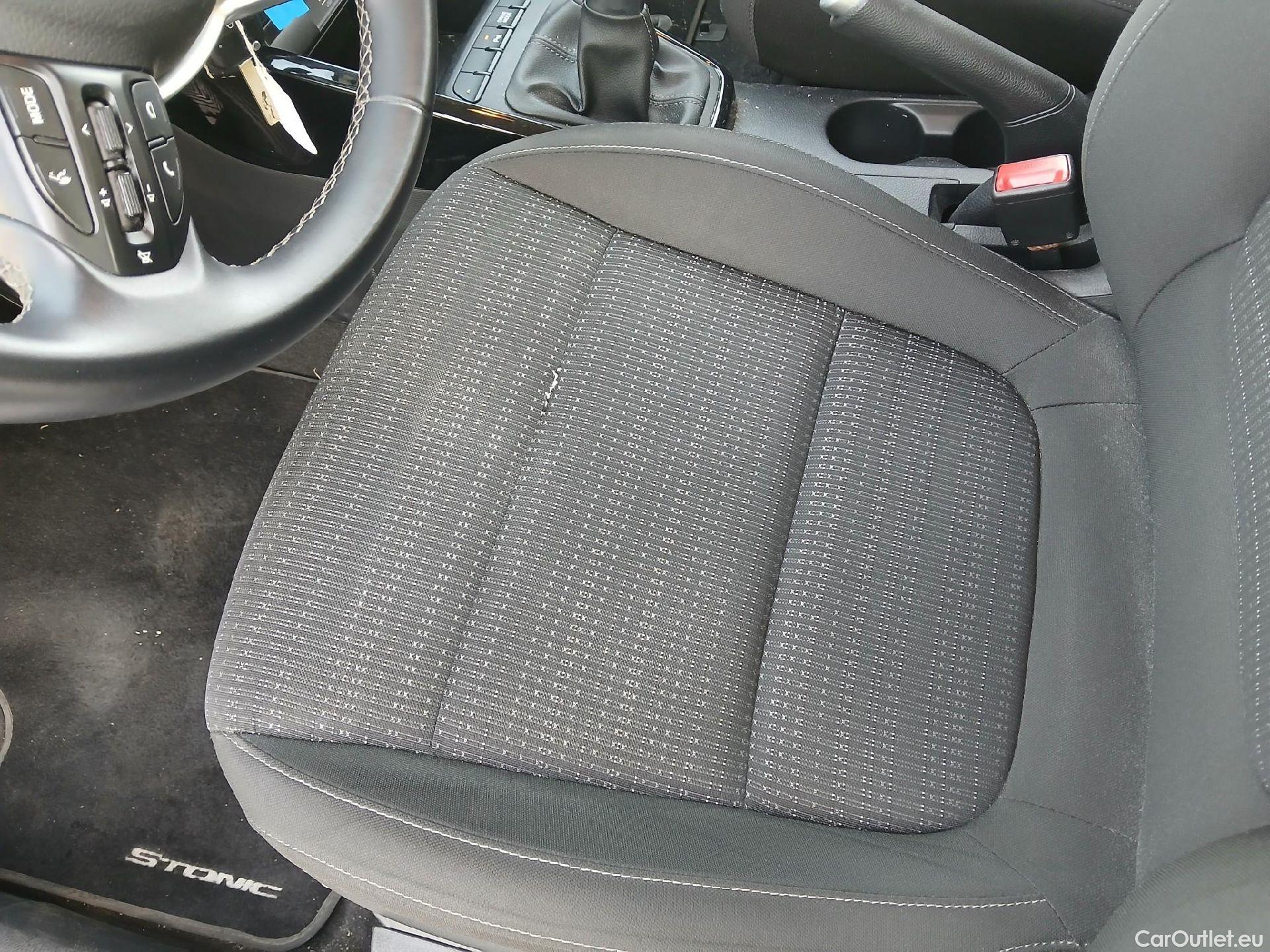 KIA  STONIC KIA  / 2017 / 5P / todoterreno 1.0 T-GDi 74kW (100CV) MHEV iMT Drive #5