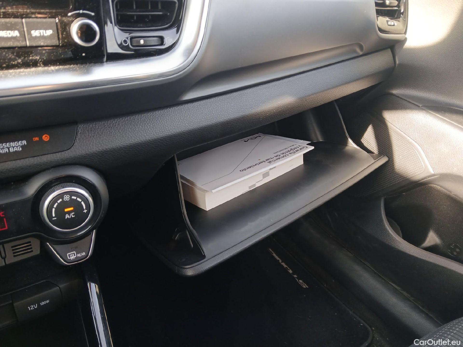 KIA  STONIC KIA  / 2017 / 5P / todoterreno 1.0 T-GDi 74kW (100CV) MHEV iMT Drive #1