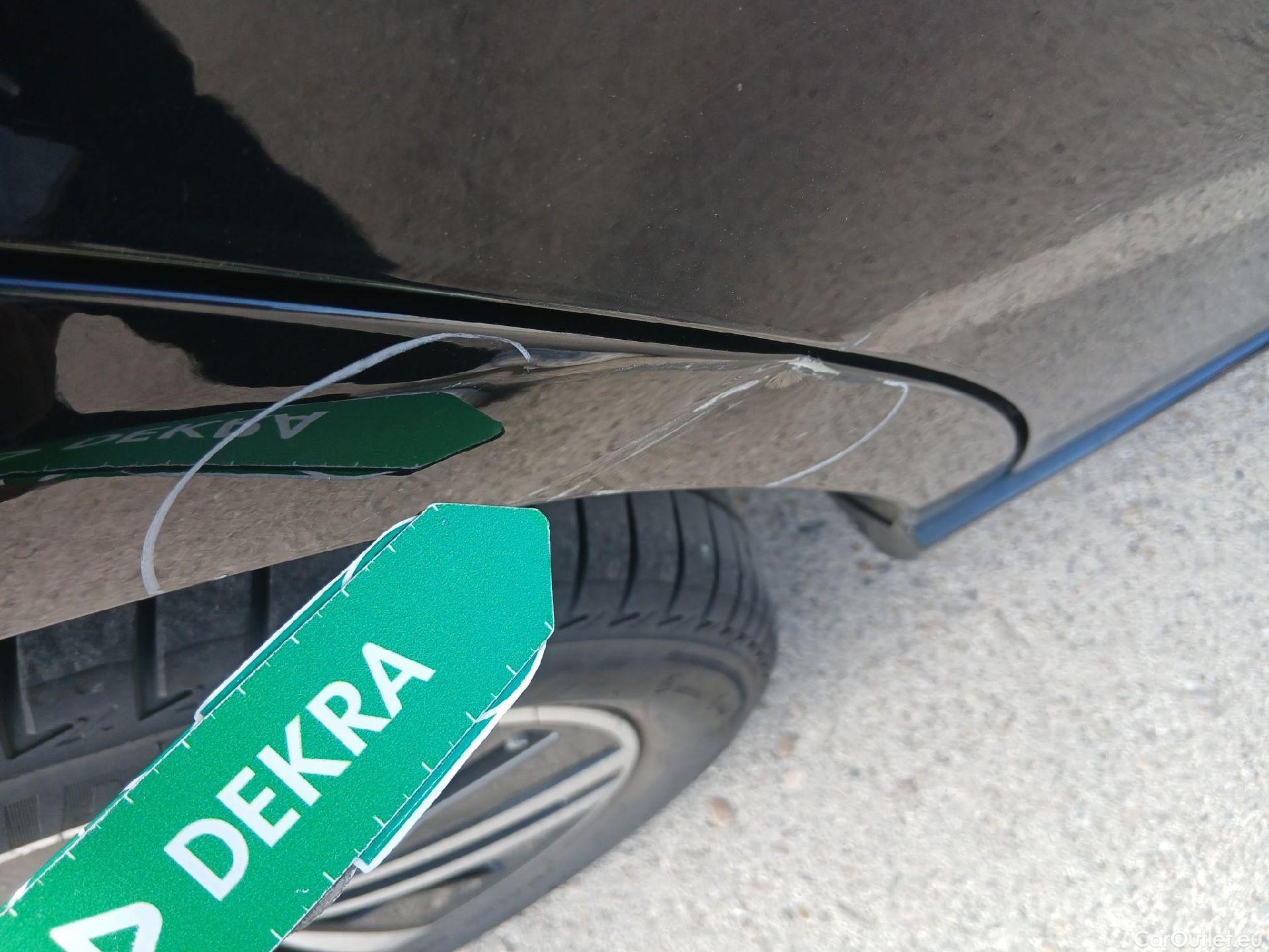 Mercedes  A-Klasse MERCEDES-BENZ Clase A / 2018 / 5P / berlina con portón A 250 e #28