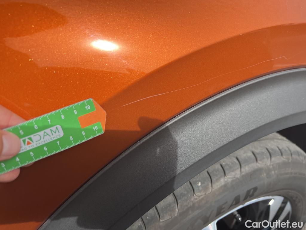  Peugeot  2008 PEUGEOT  / 2019 / 5P / todoterreno Allure BlueHDI 130 S&S EAT8 #19