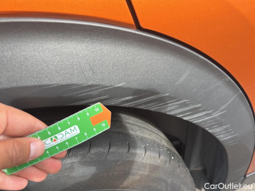  Peugeot  2008 PEUGEOT  / 2019 / 5P / todoterreno Allure BlueHDI 130 S&S EAT8 #25